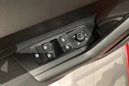 punainen Volkswagen Taigo 2026 kuva 12.