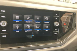 punainen Volkswagen Taigo 2026 kuva 15.