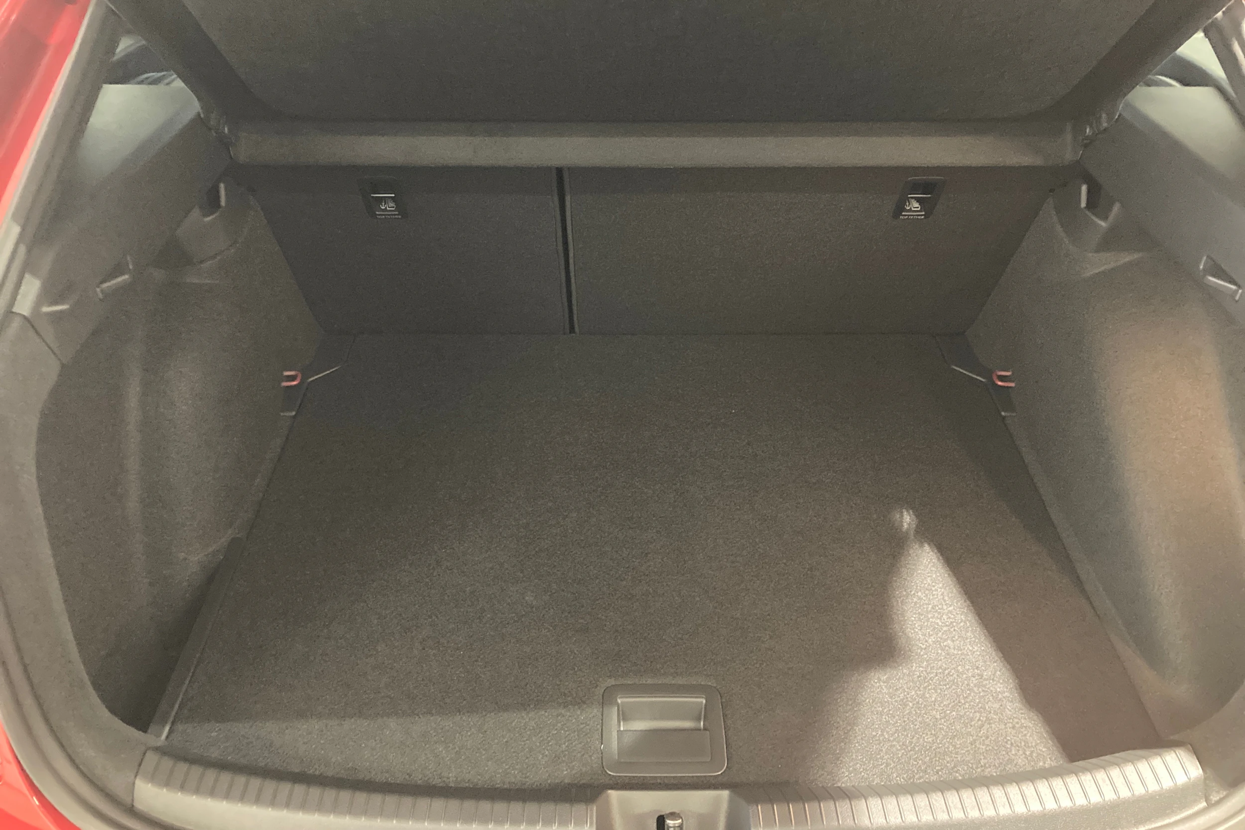 punainen Volkswagen Taigo 2026 kuva 17.