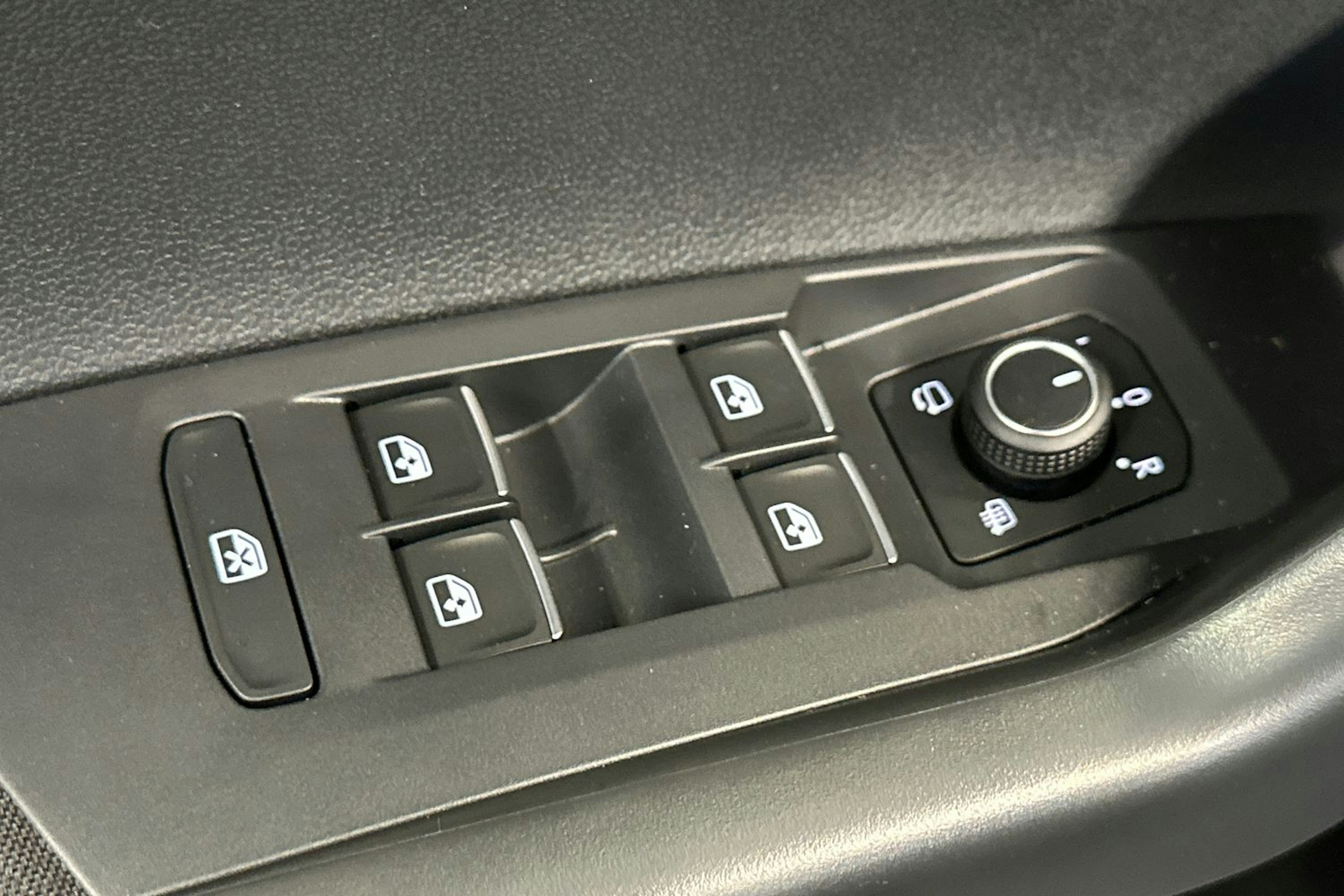 sininen Volkswagen Taigo 2026 kuva 13.