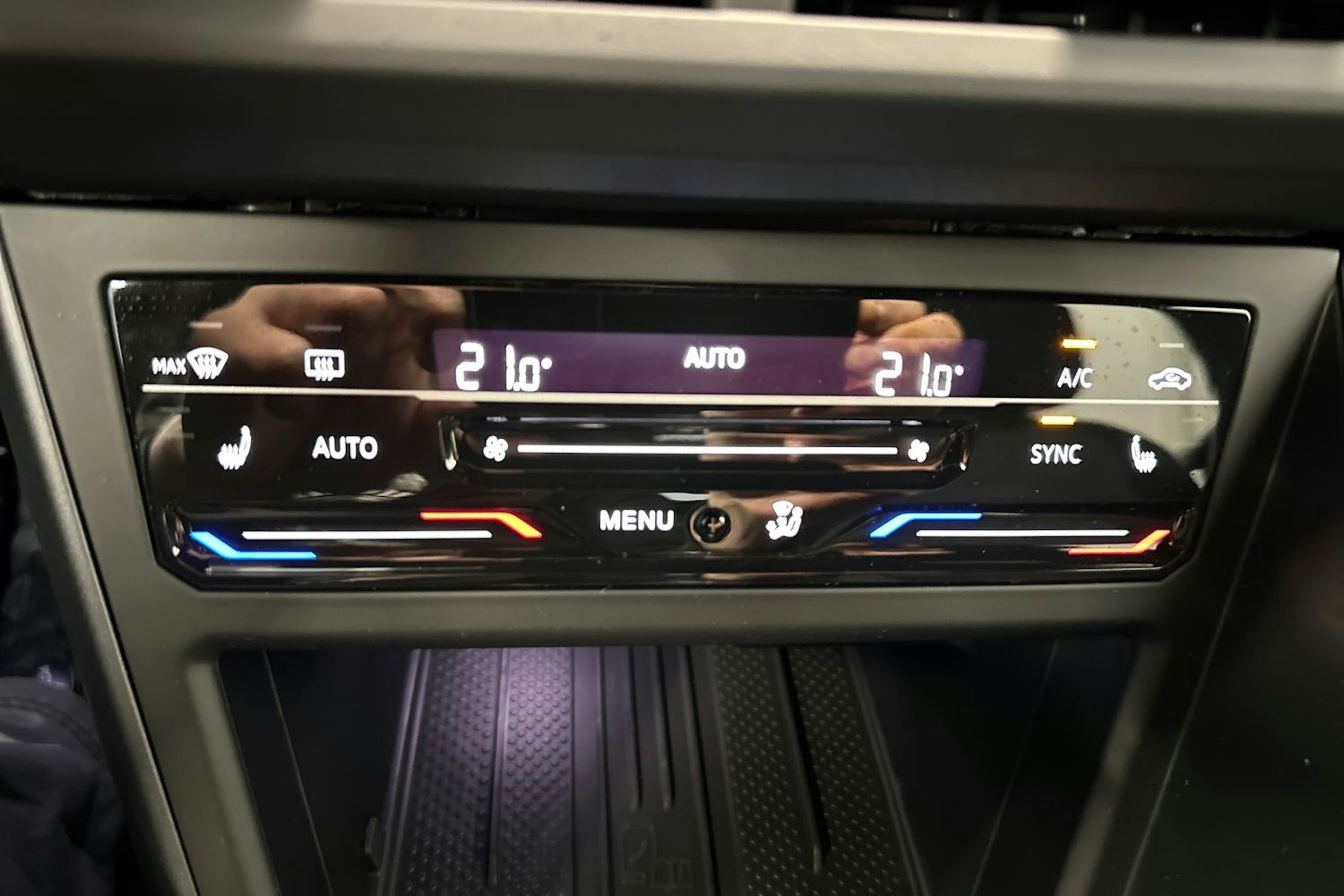 sininen Volkswagen Taigo 2026 kuva 26.