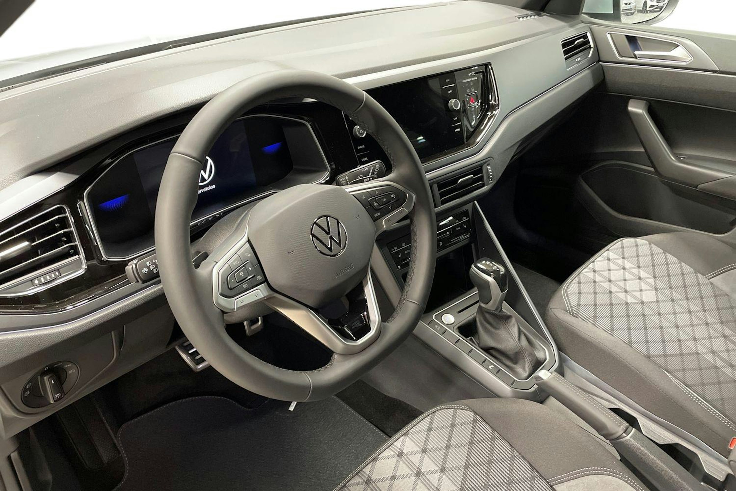 harmaa Volkswagen Taigo 2026 kuva 6.