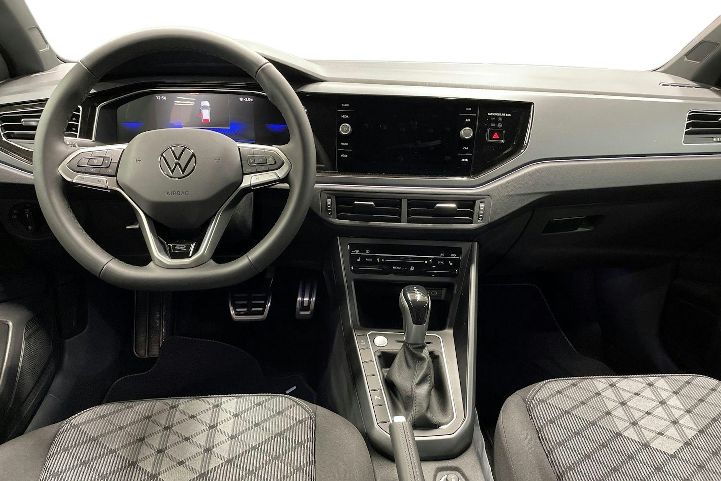 harmaa Volkswagen Taigo 2026 kuva 7.