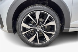 harmaa Volkswagen Taigo 2026 kuva 9.