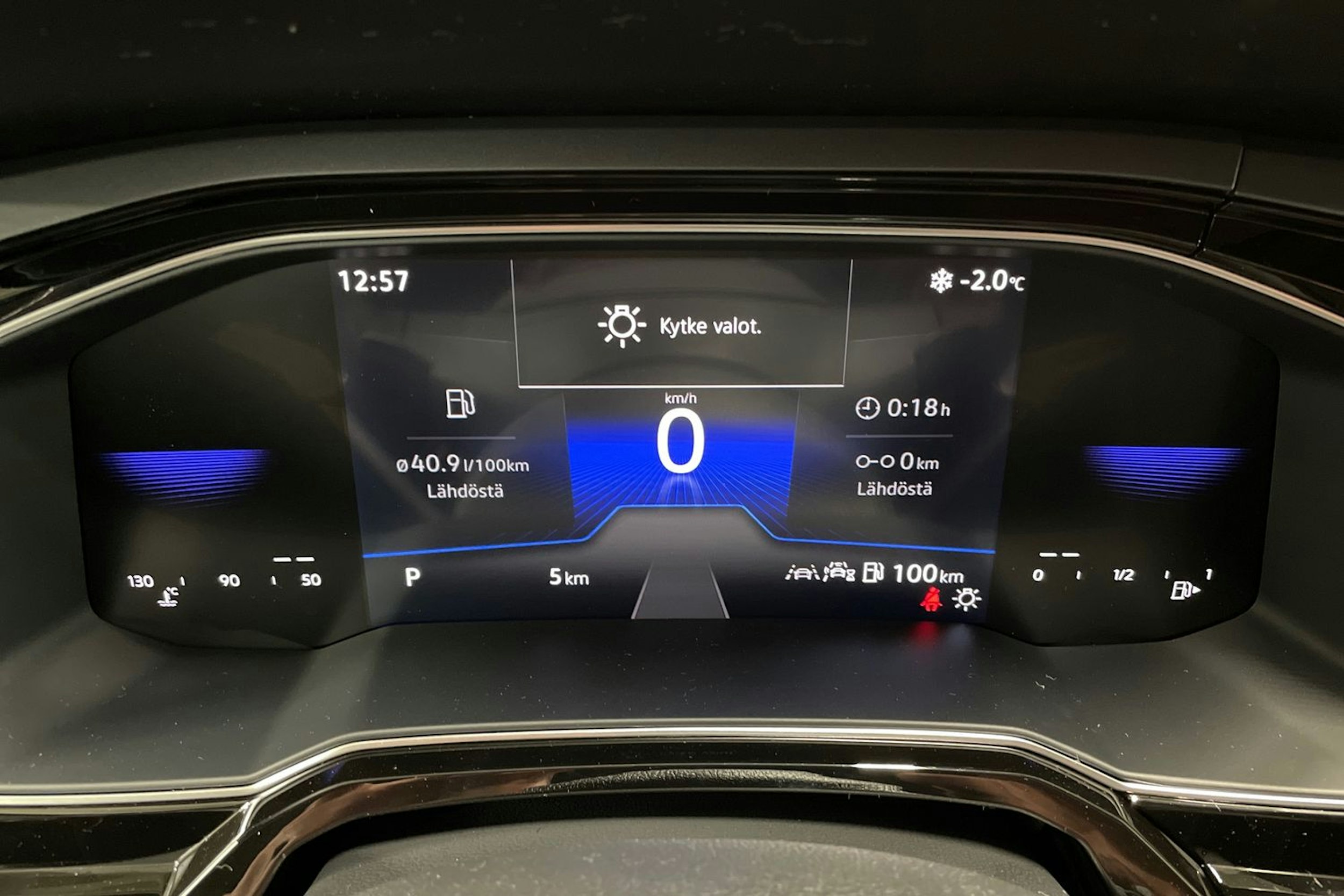 harmaa Volkswagen Taigo 2026 kuva 11.