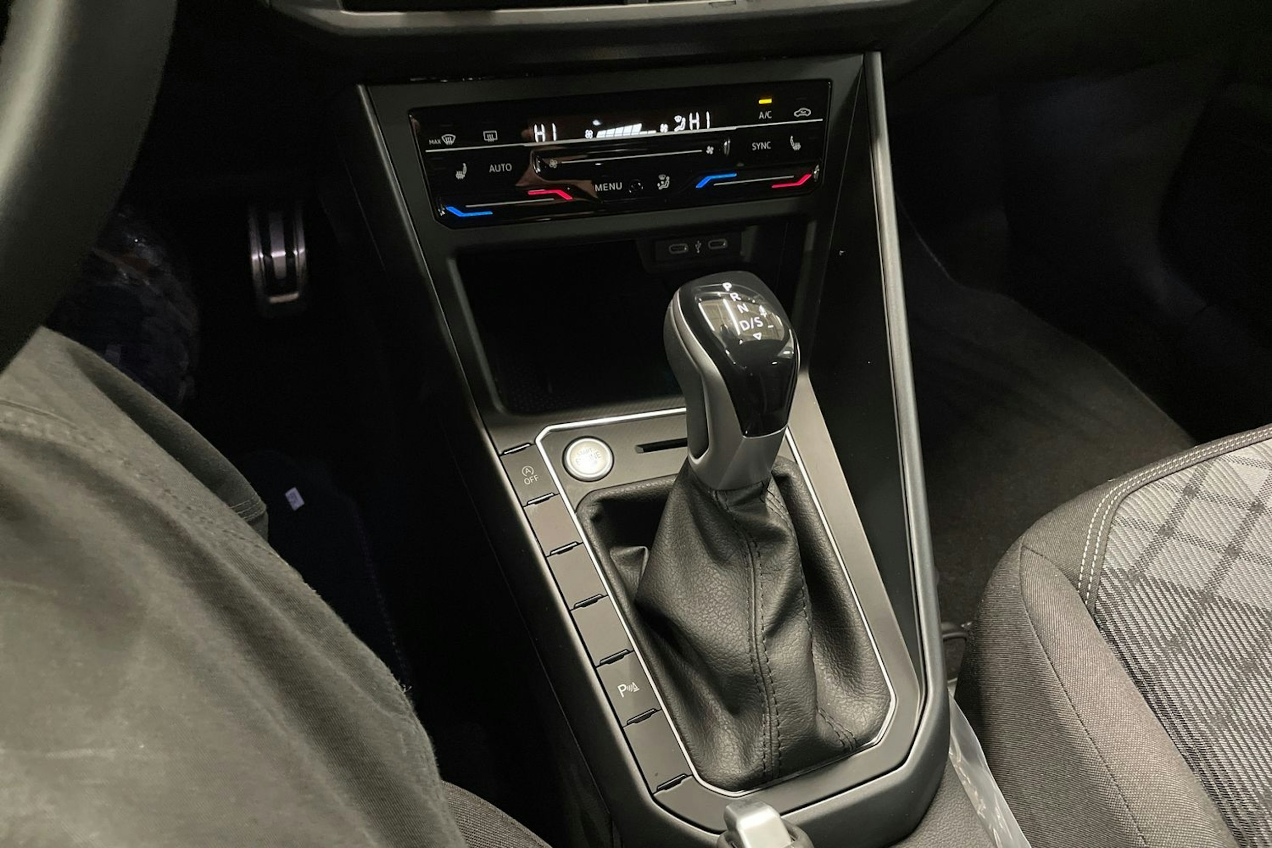 harmaa Volkswagen Taigo 2026 kuva 13.