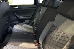 met. musta Volkswagen Taigo 2026 kuva 8.