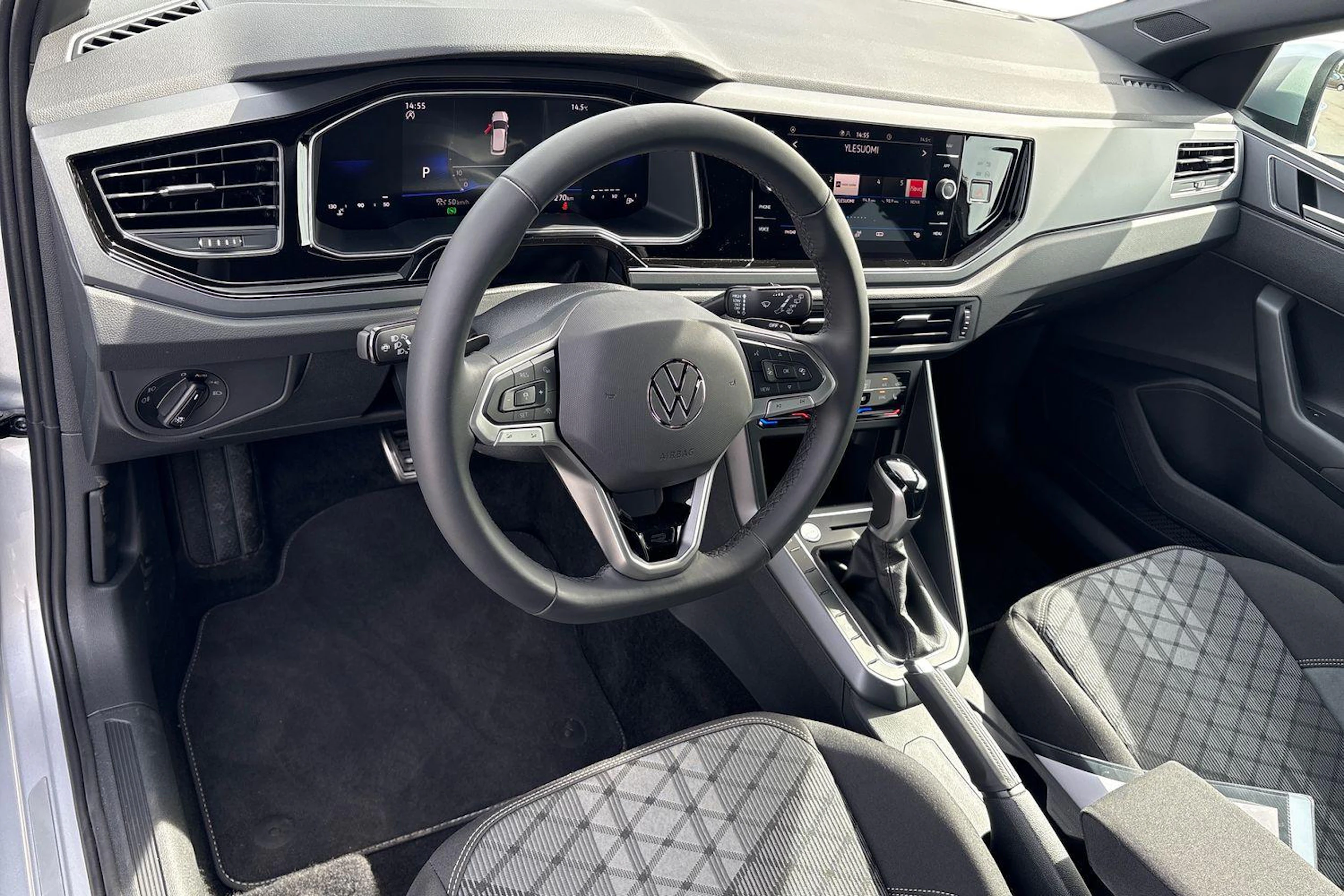 harmaa Volkswagen Taigo 2026 kuva 7.