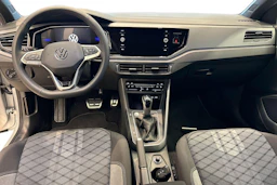 harmaa Volkswagen Taigo 2026 kuva 7.