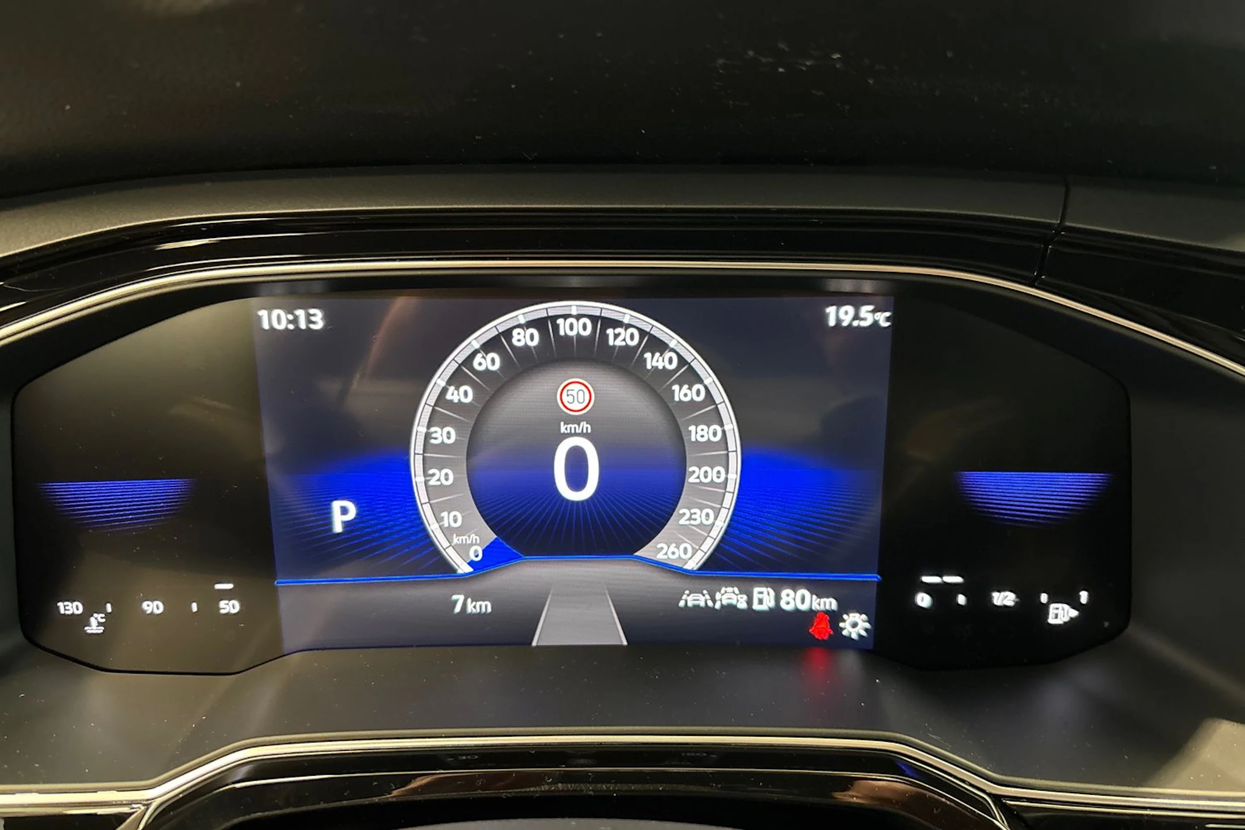 harmaa Volkswagen Taigo 2026 kuva 11.