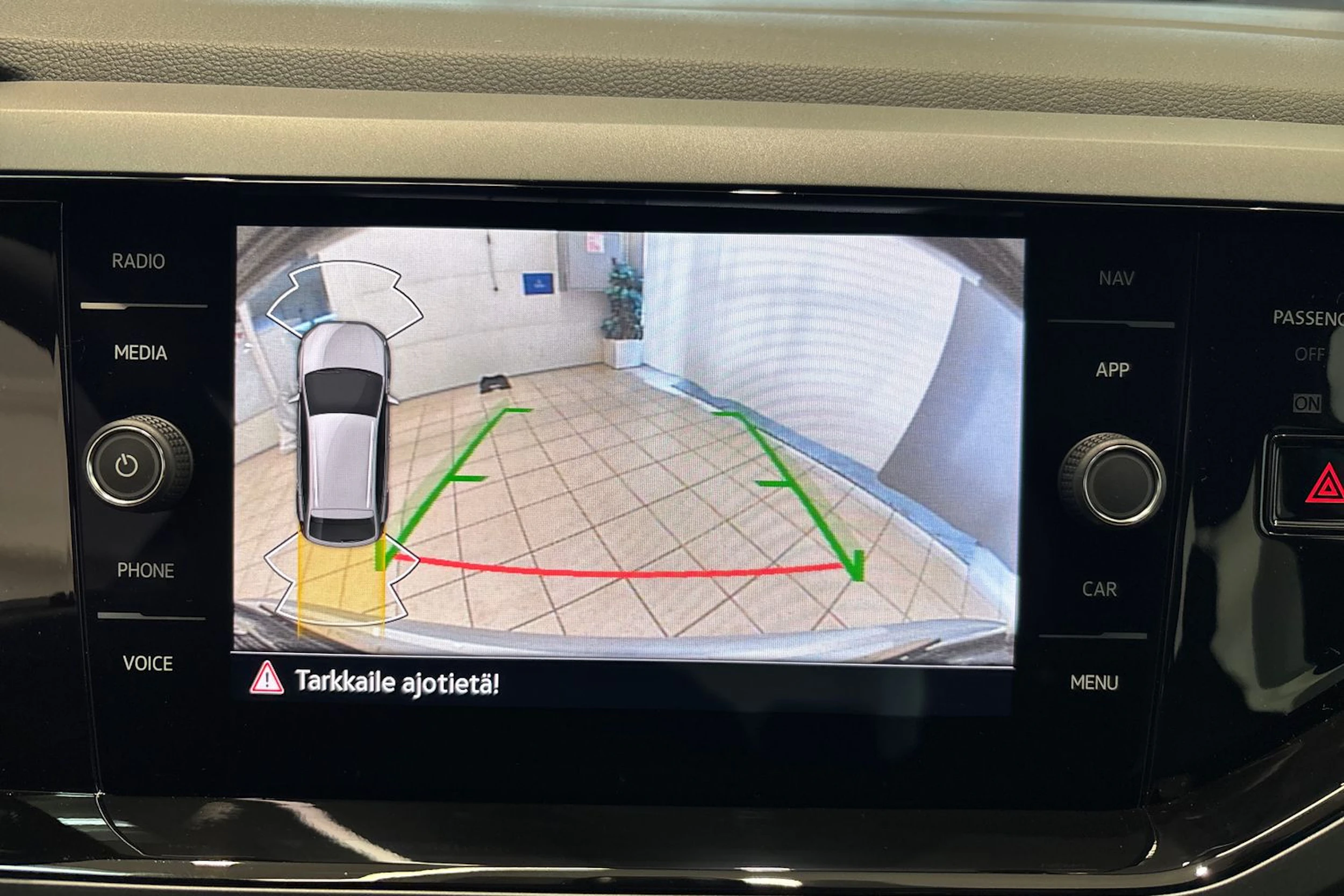 harmaa Volkswagen Taigo 2026 kuva 16.