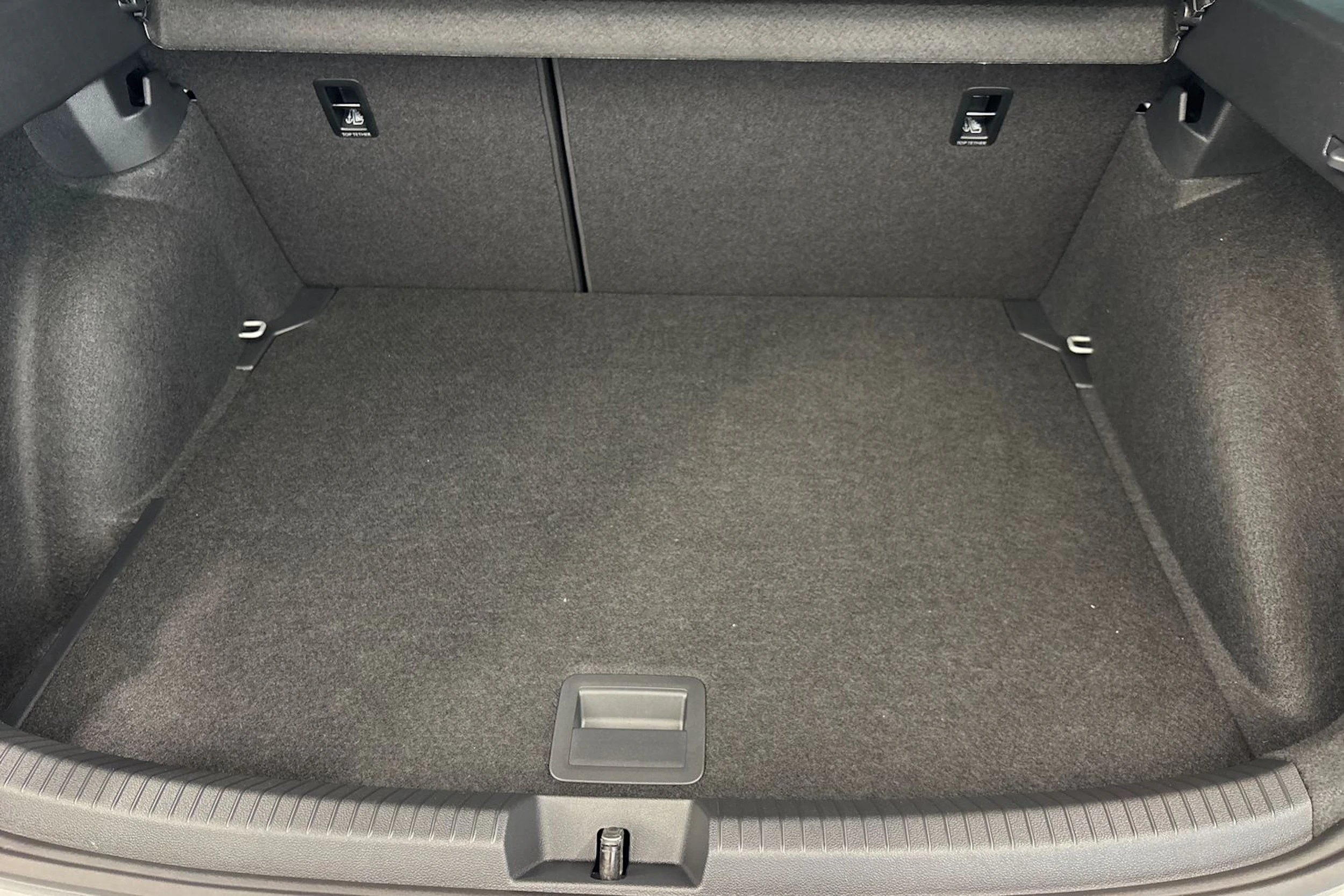 harmaa Volkswagen Taigo 2026 kuva 23.