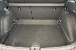 harmaa Volkswagen Taigo 2026 kuva 24.