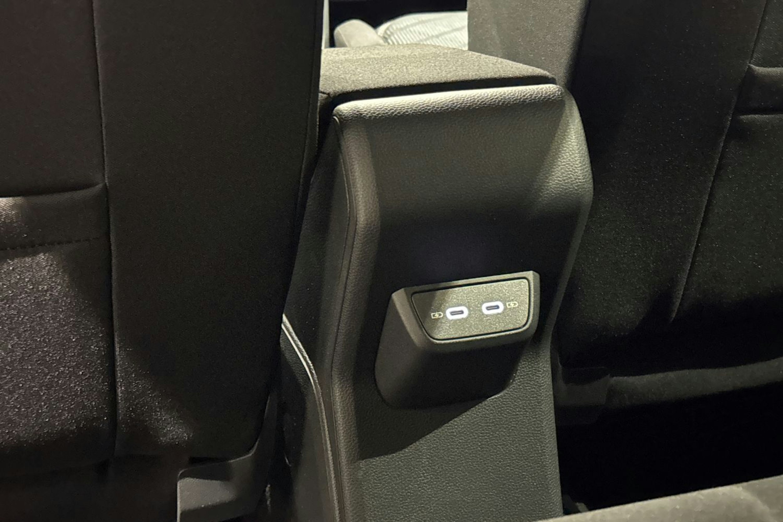 musta Volkswagen Taigo 2026 kuva 15.