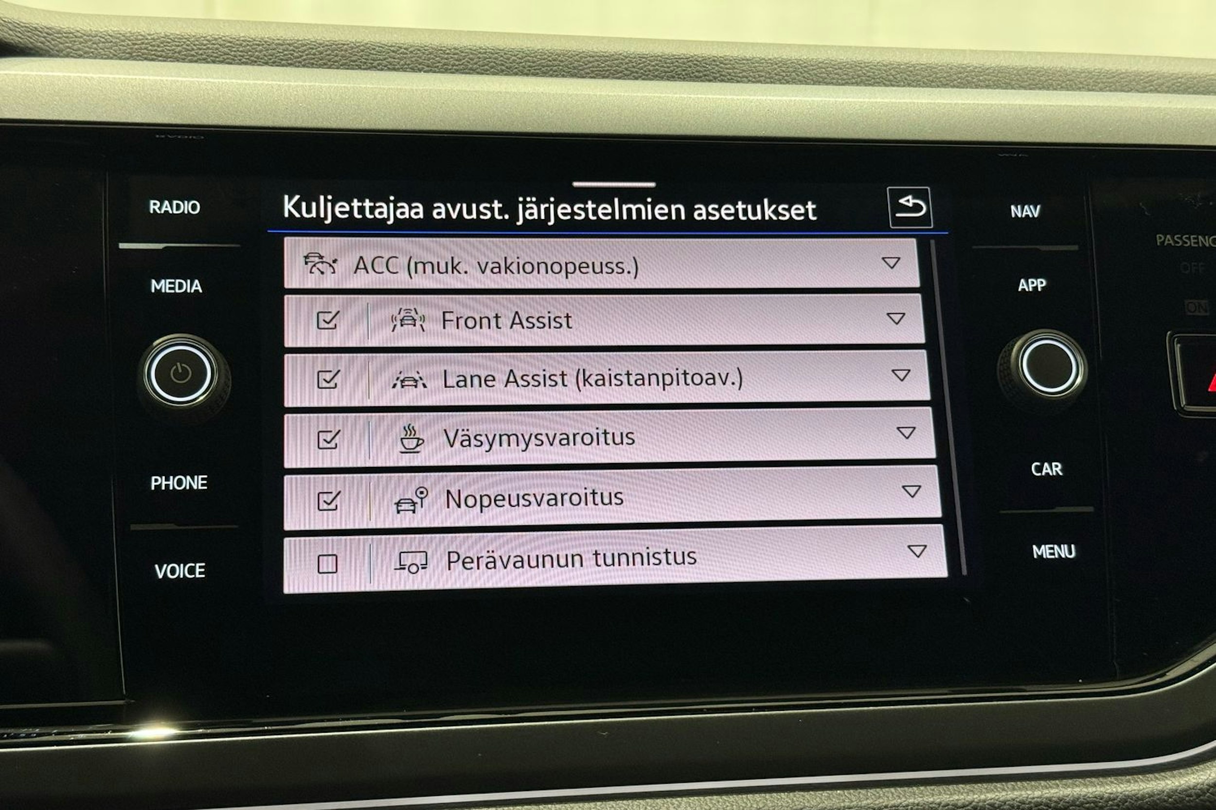 musta Volkswagen Taigo 2026 kuva 21.