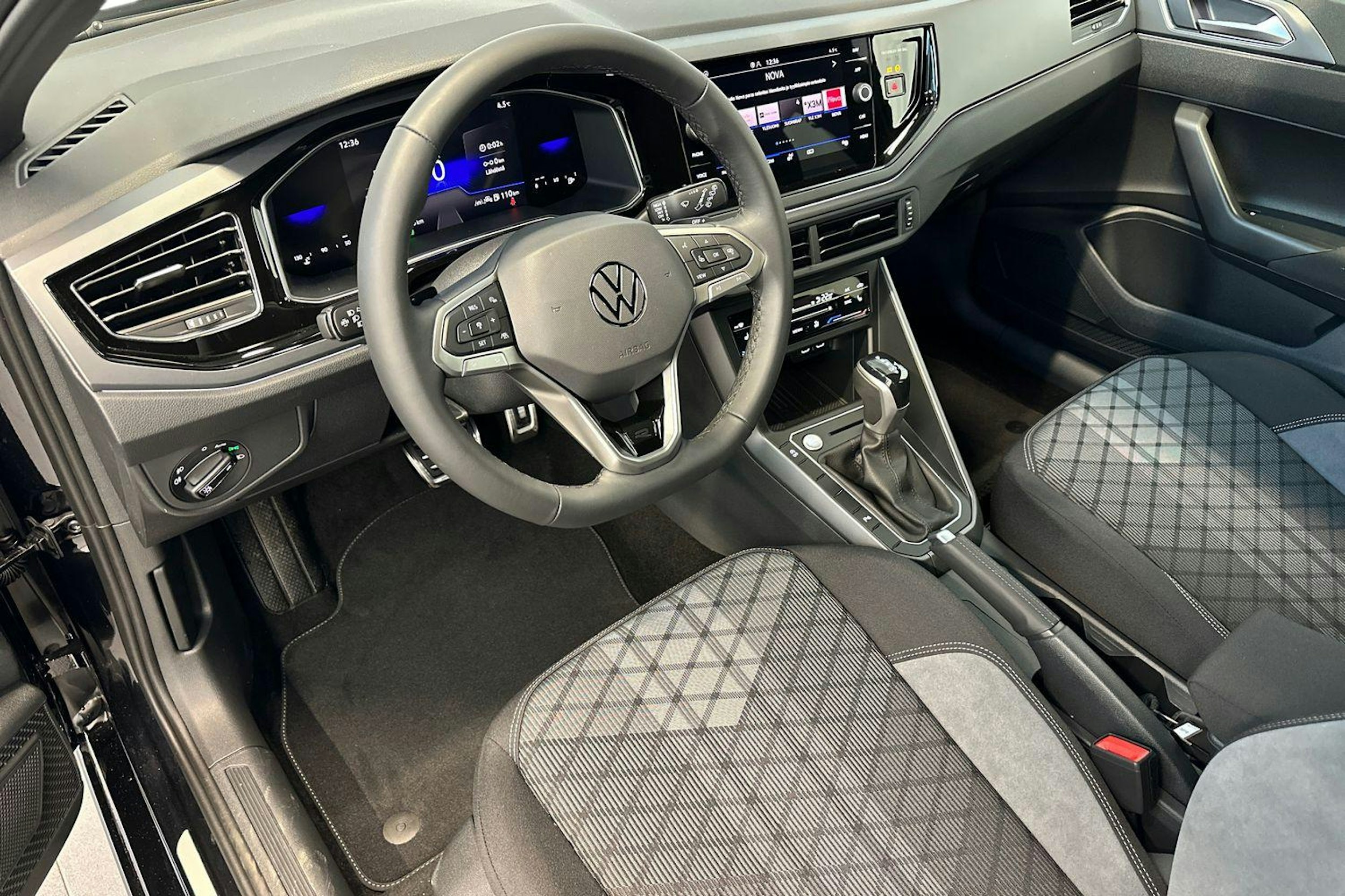 musta Volkswagen Taigo 2026 kuva 6.