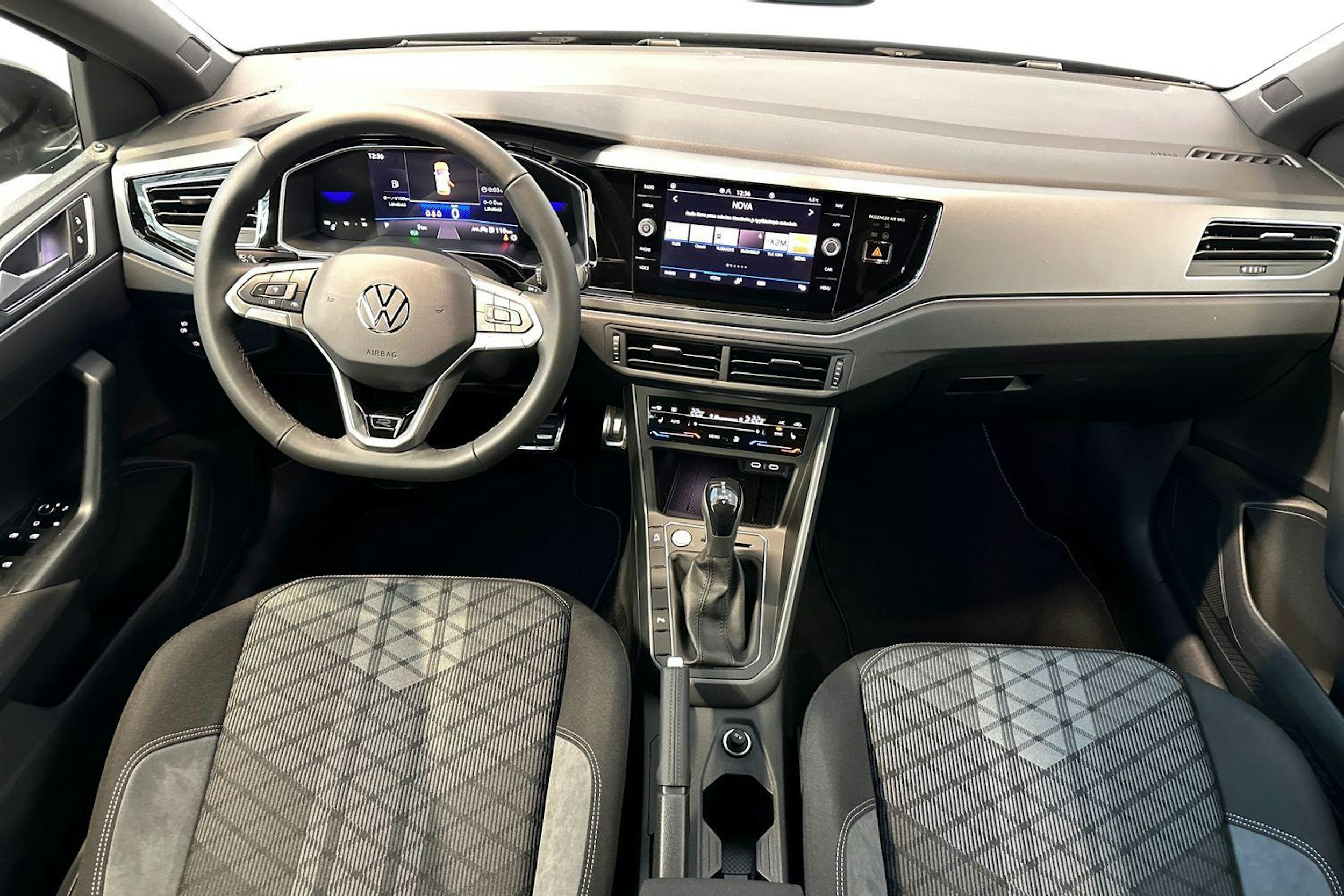 musta Volkswagen Taigo 2026 kuva 7.