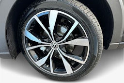 musta Volkswagen Taigo 2026 kuva 9.