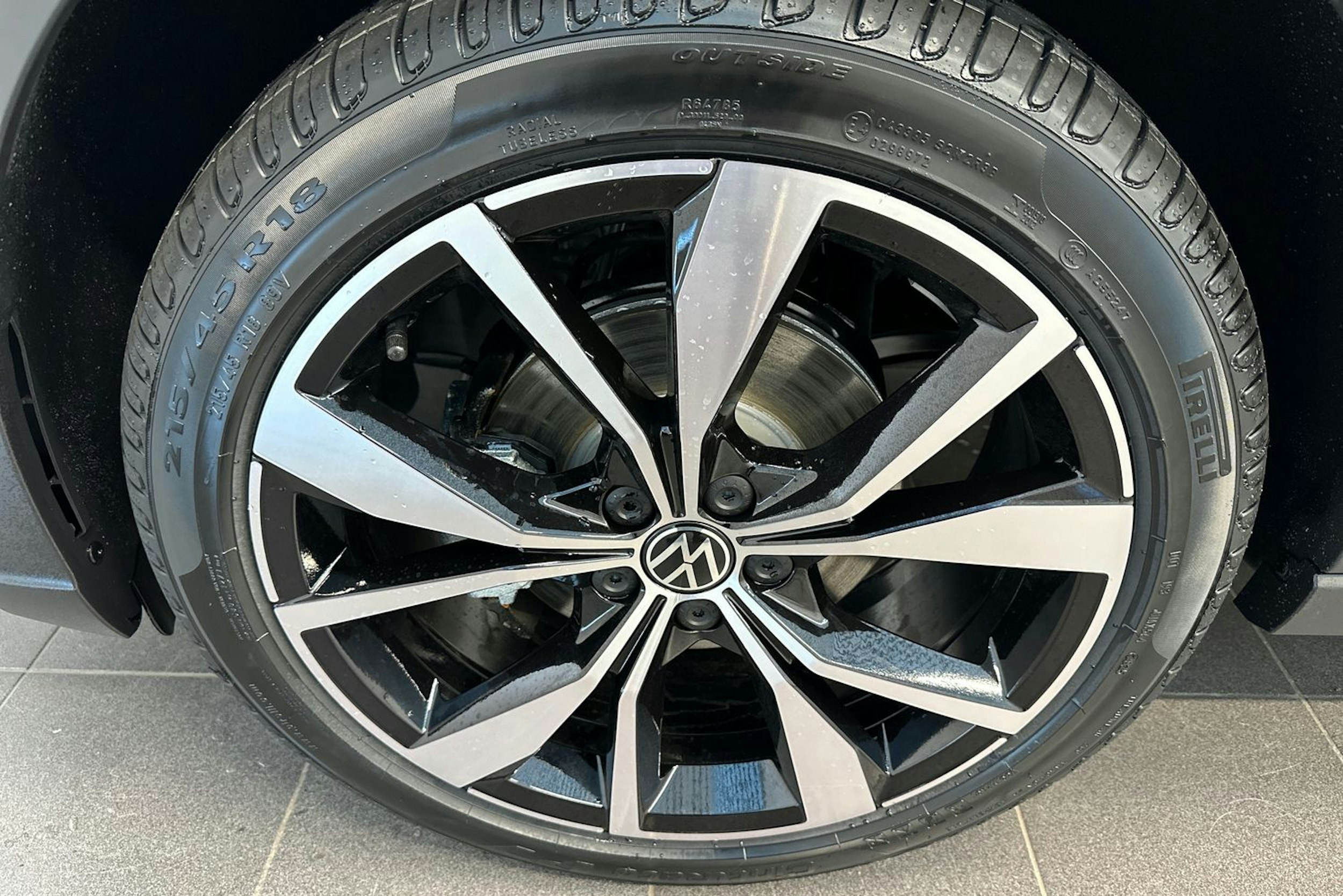 musta Volkswagen Taigo 2026 kuva 10.