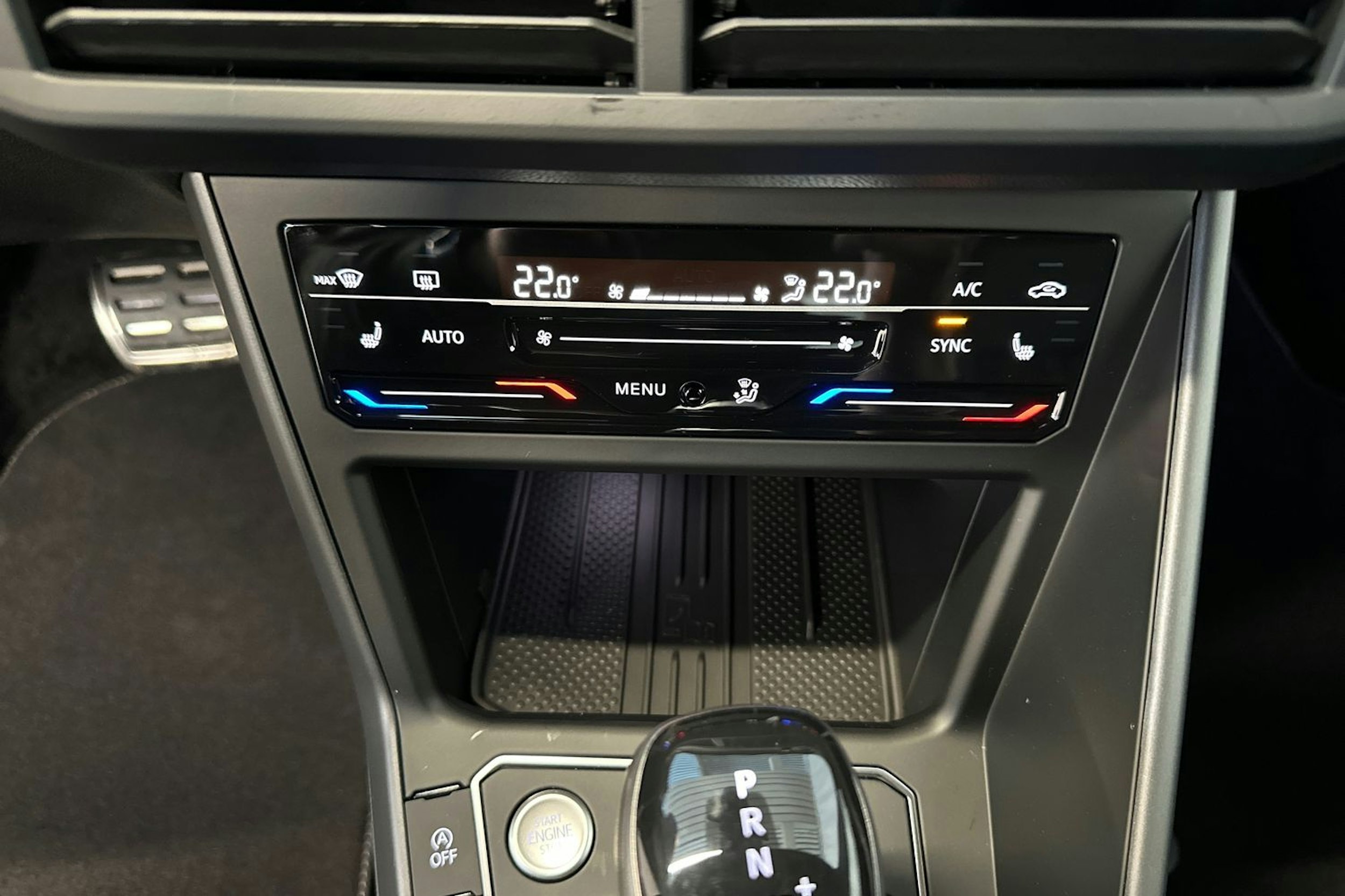 musta Volkswagen Taigo 2026 kuva 16.