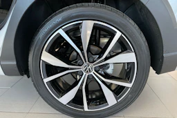 harmaa Volkswagen Taigo 2026 kuva 10.