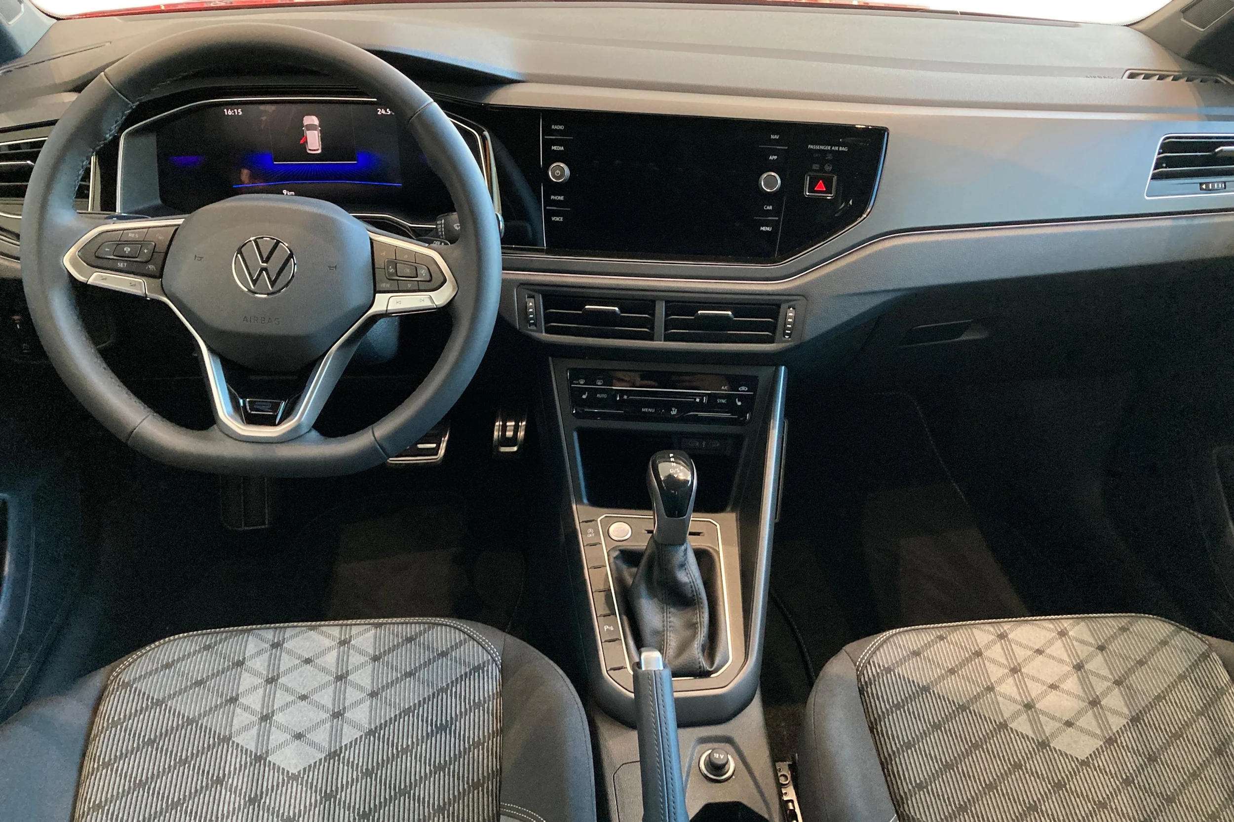 punainen Volkswagen Taigo 2026 kuva 7.