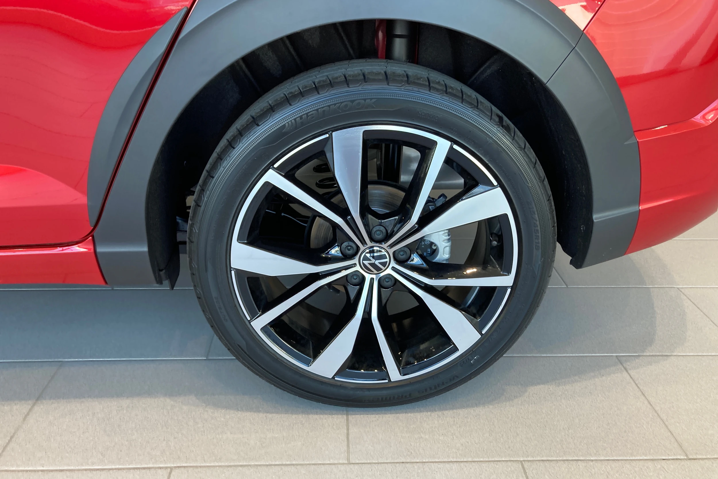 punainen Volkswagen Taigo 2026 kuva 10.