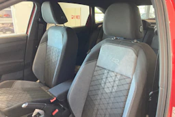 punainen Volkswagen Taigo 2026 kuva 11.