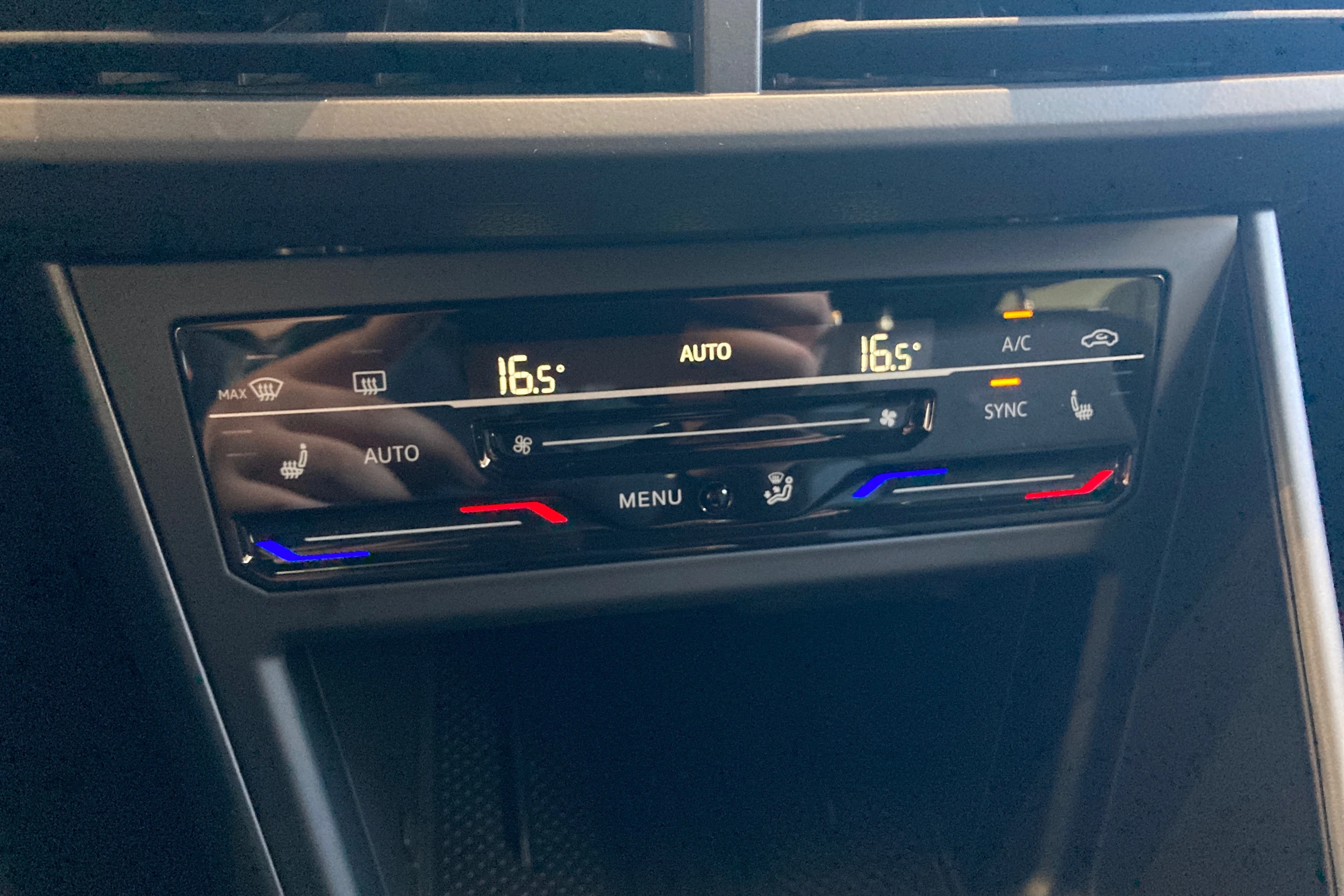 punainen Volkswagen Taigo 2026 kuva 17.