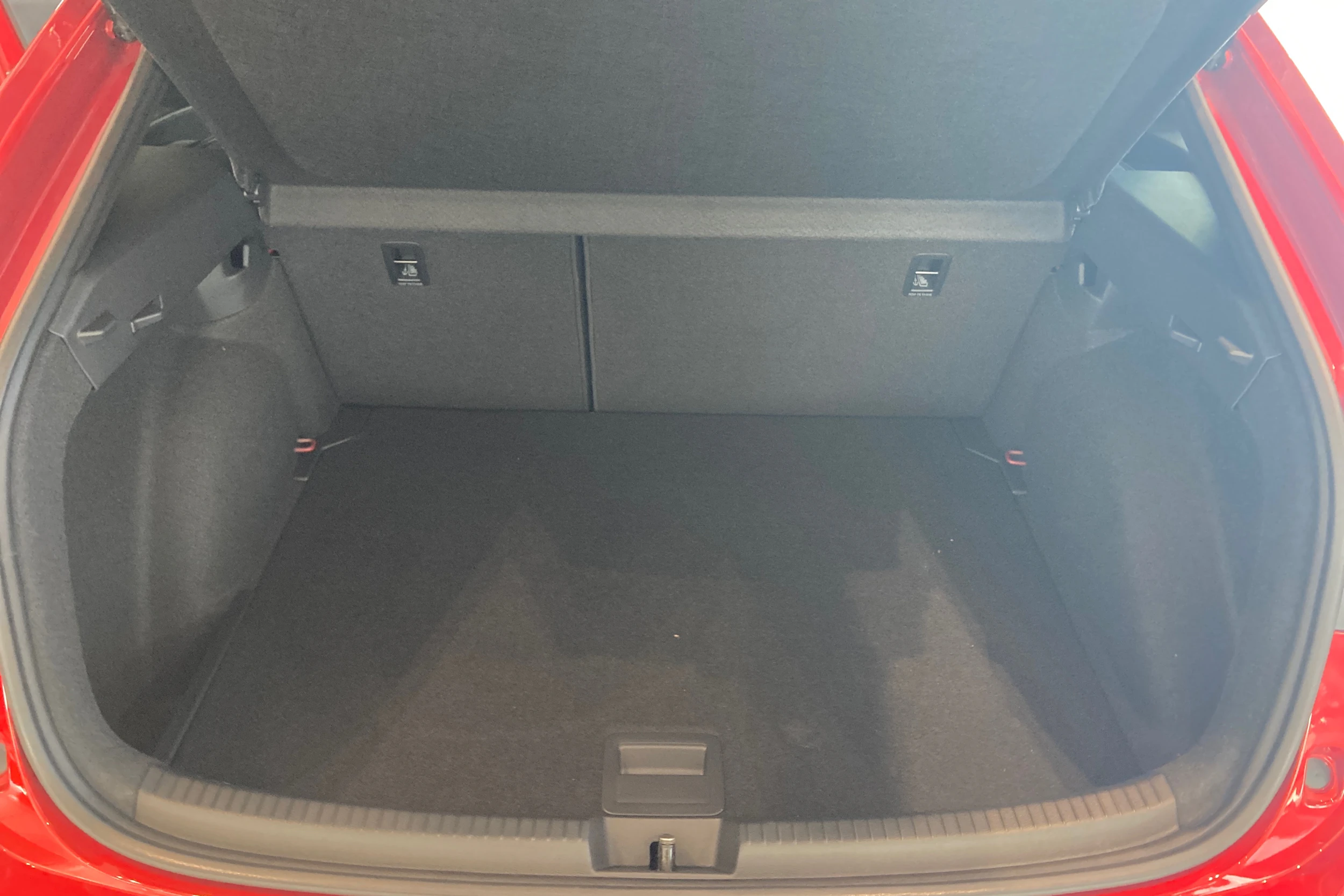 punainen Volkswagen Taigo 2026 kuva 18.