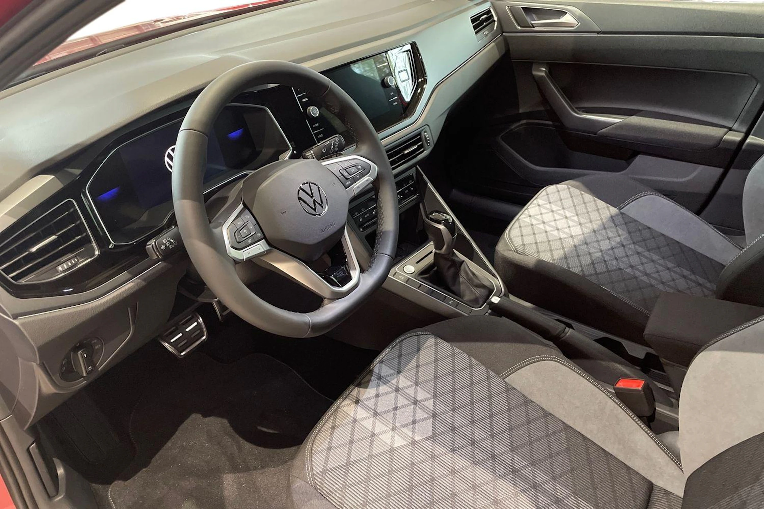 punainen Volkswagen Taigo 2026 kuva 6.