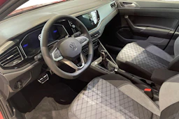 punainen Volkswagen Taigo 2026 kuva 6.