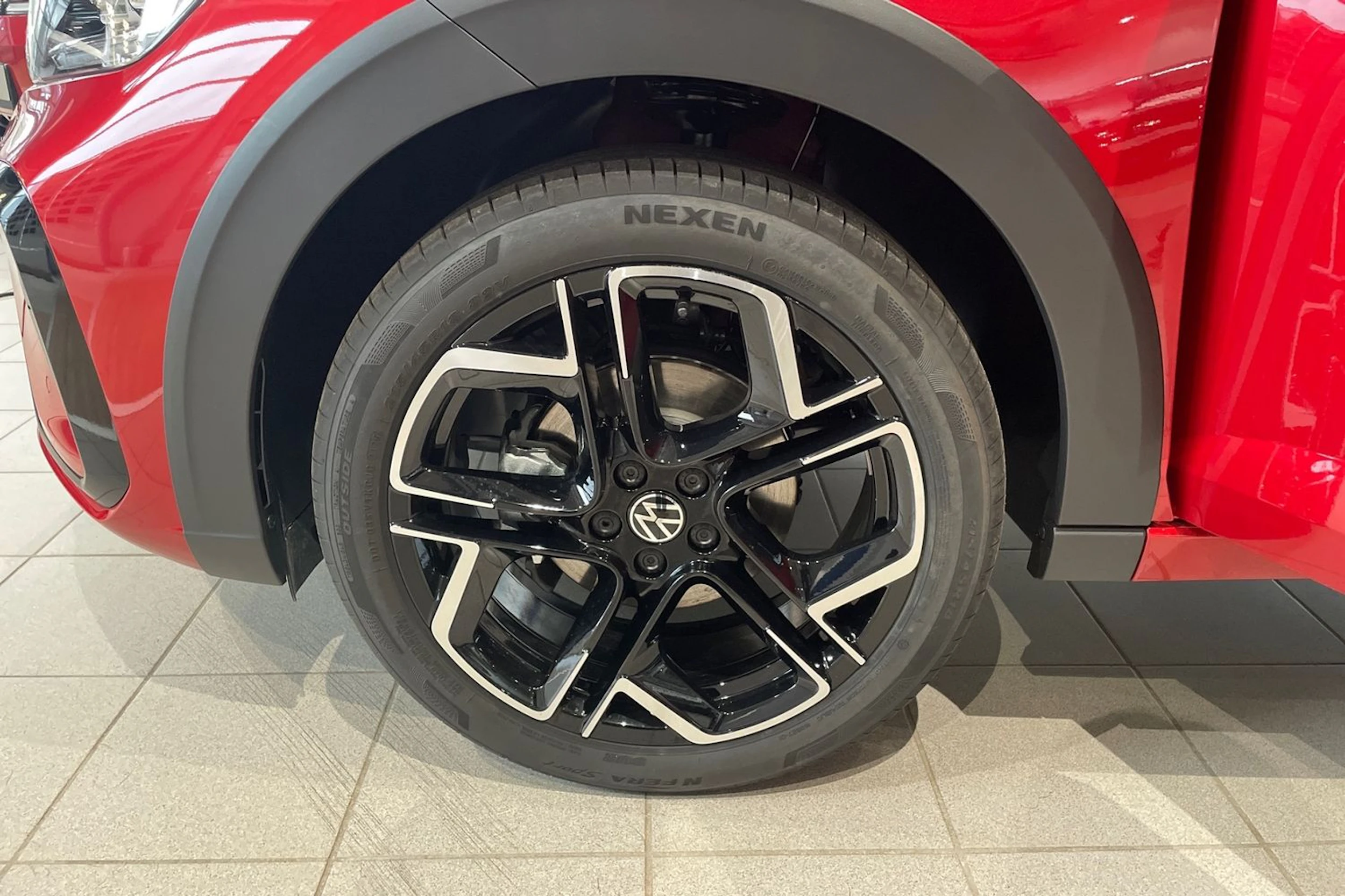 punainen Volkswagen Taigo 2026 kuva 10.