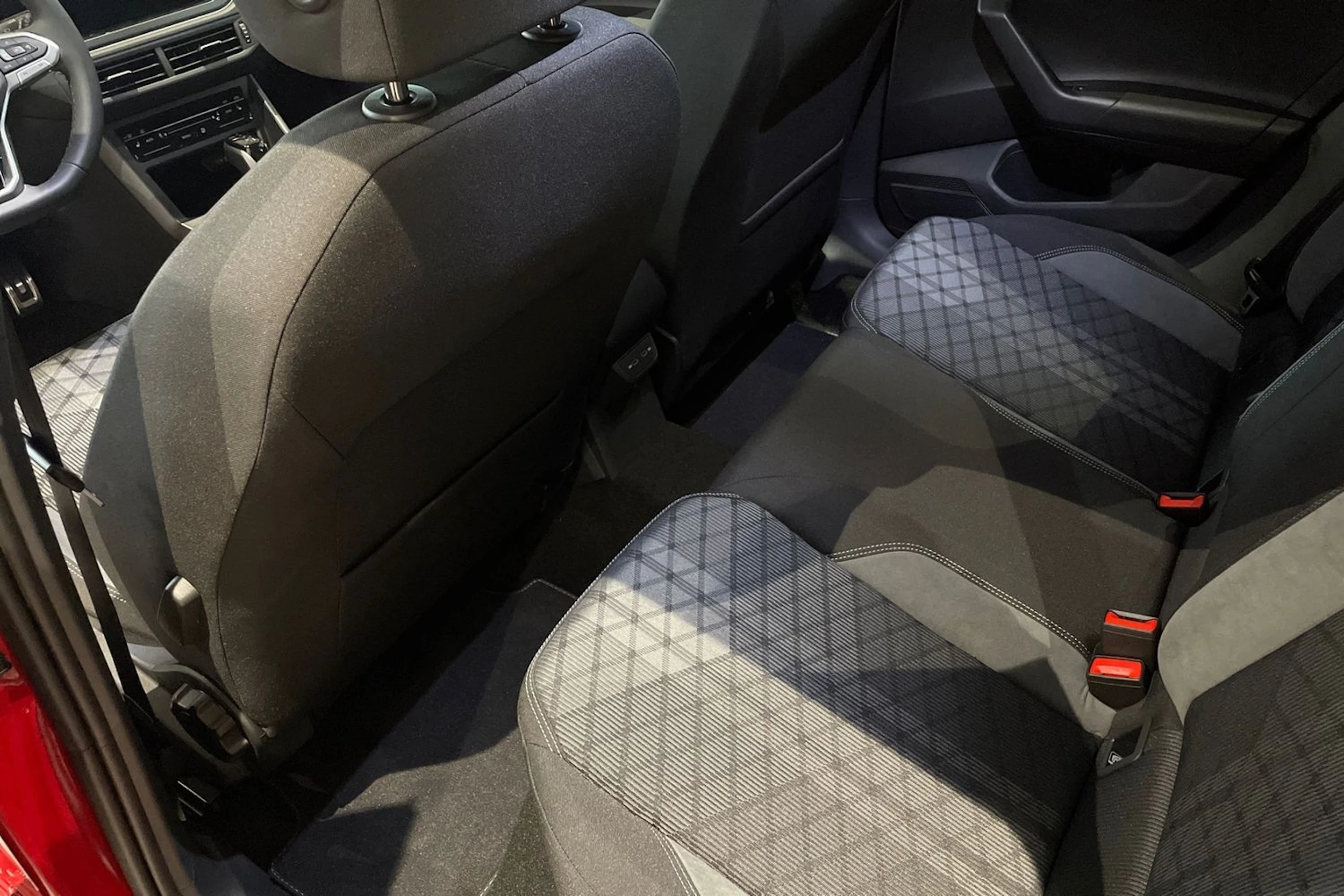 punainen Volkswagen Taigo 2026 kuva 21.