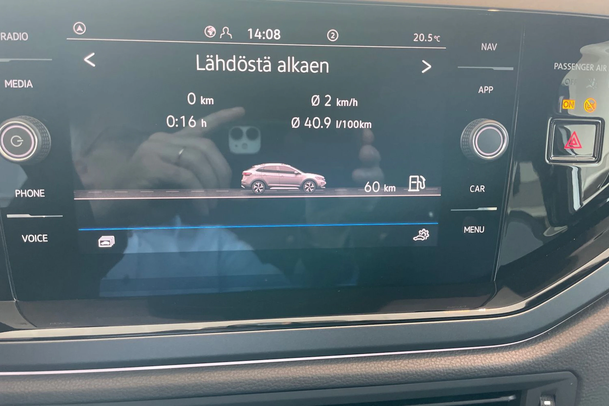 harmaa Volkswagen Taigo 2026 kuva 16.