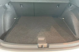 harmaa Volkswagen Taigo 2026 kuva 19.