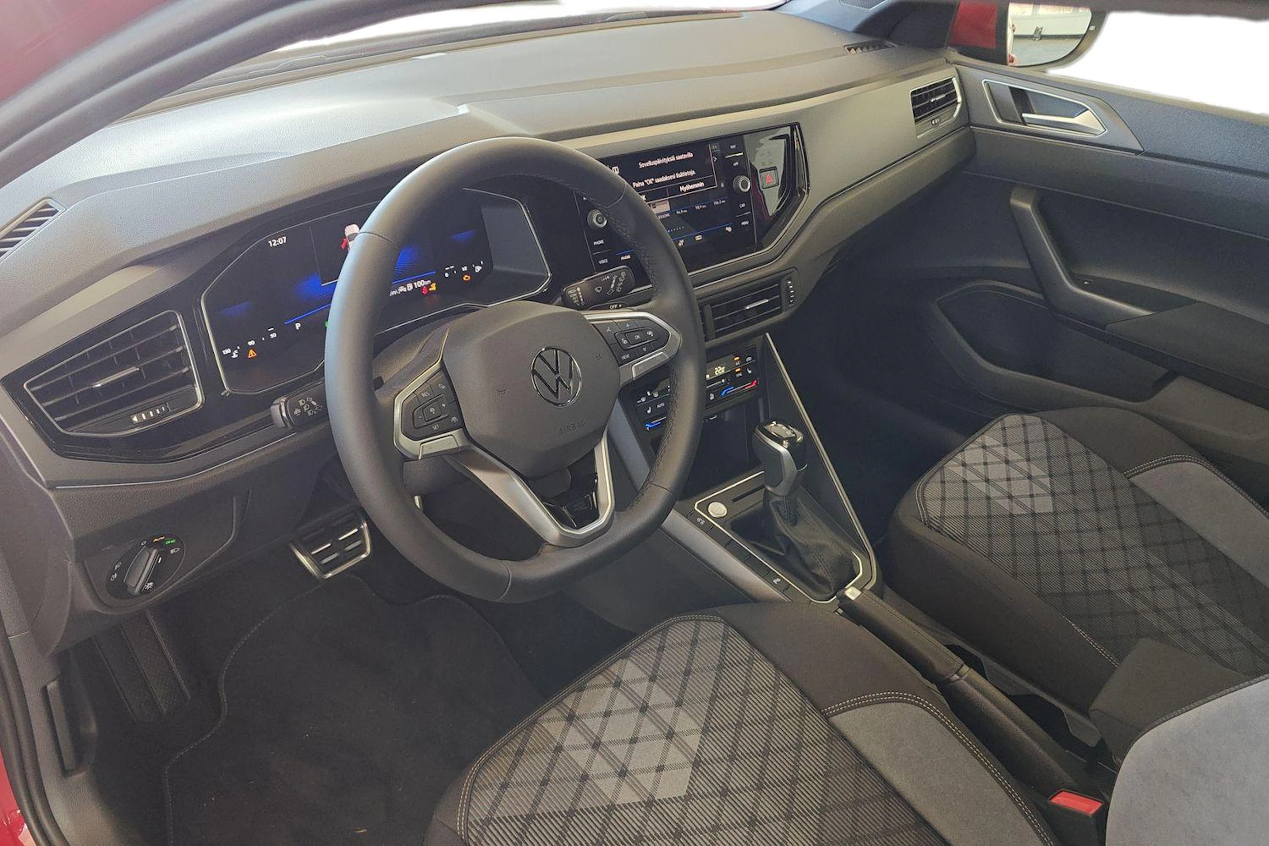 met. punainen Volkswagen Taigo 2026 kuva 8.