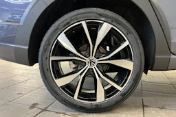 harmaa Volkswagen Taigo 2026 kuva 10.