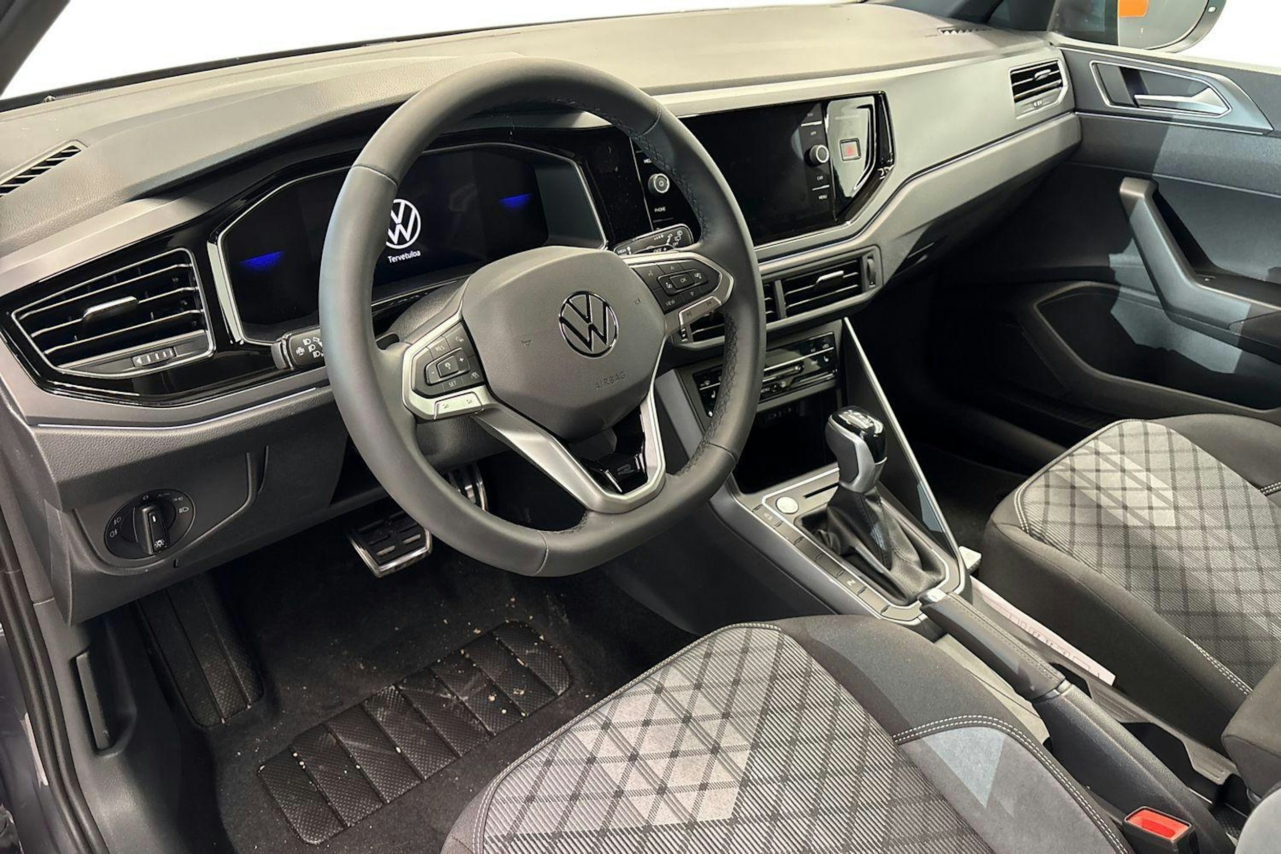 met. harmaa Volkswagen Taigo 2026 kuva 6.