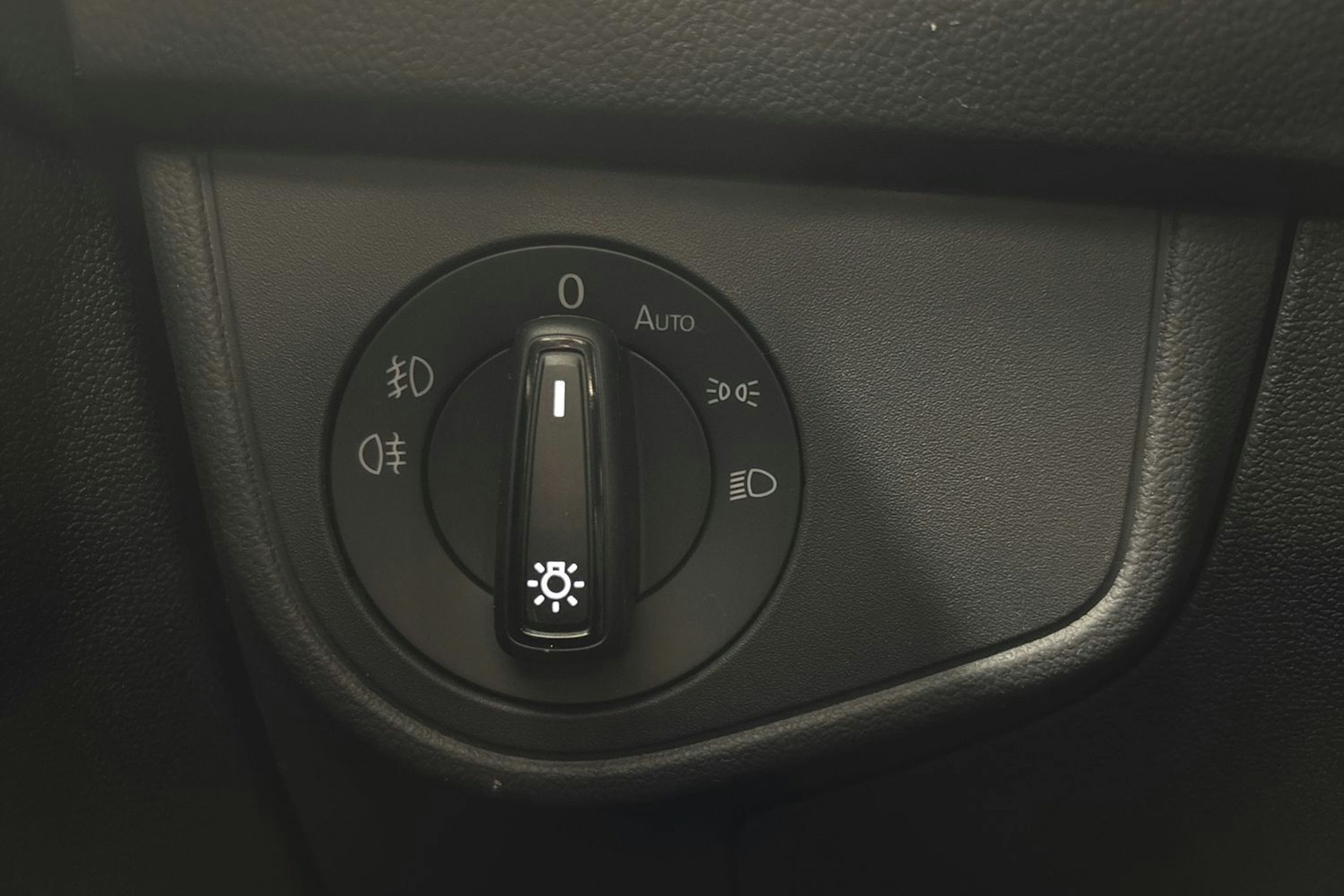 met. harmaa Volkswagen Taigo 2026 kuva 14.