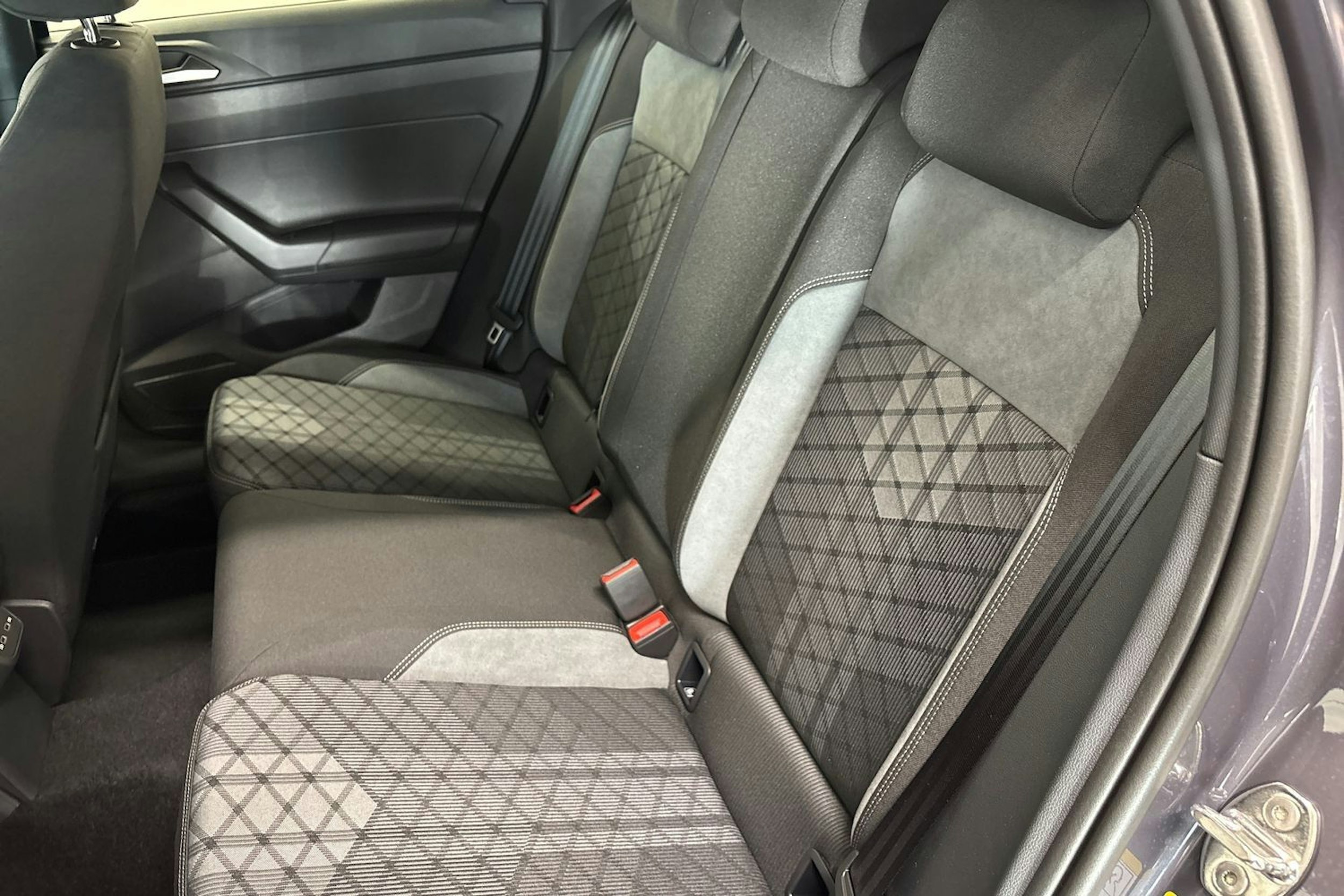 met. harmaa Volkswagen Taigo 2026 kuva 22.