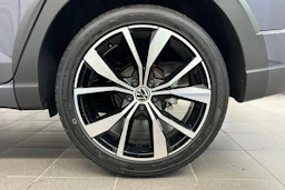 harmaa Volkswagen Taigo 2026 kuva 10.