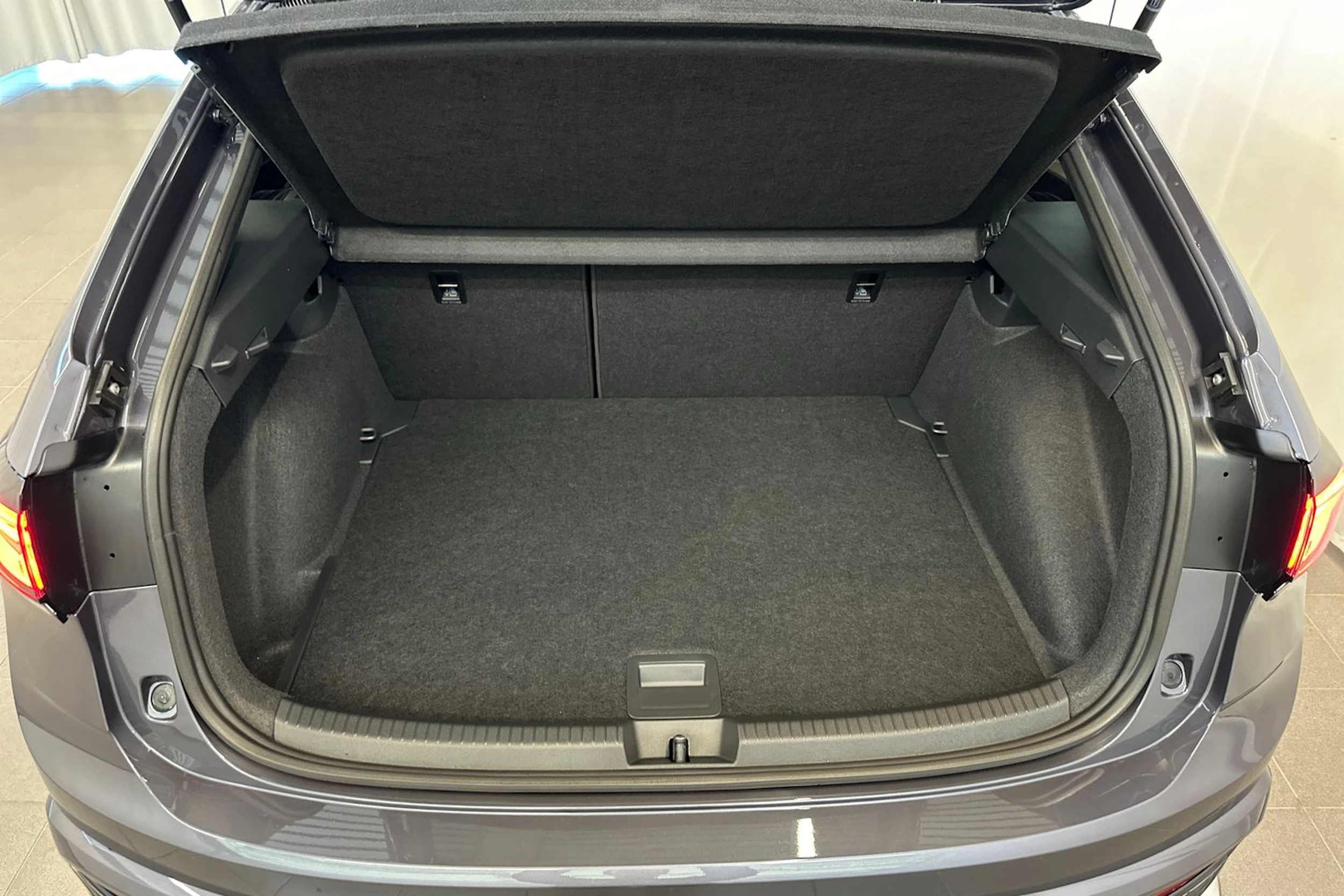 harmaa Volkswagen Taigo 2026 kuva 11.