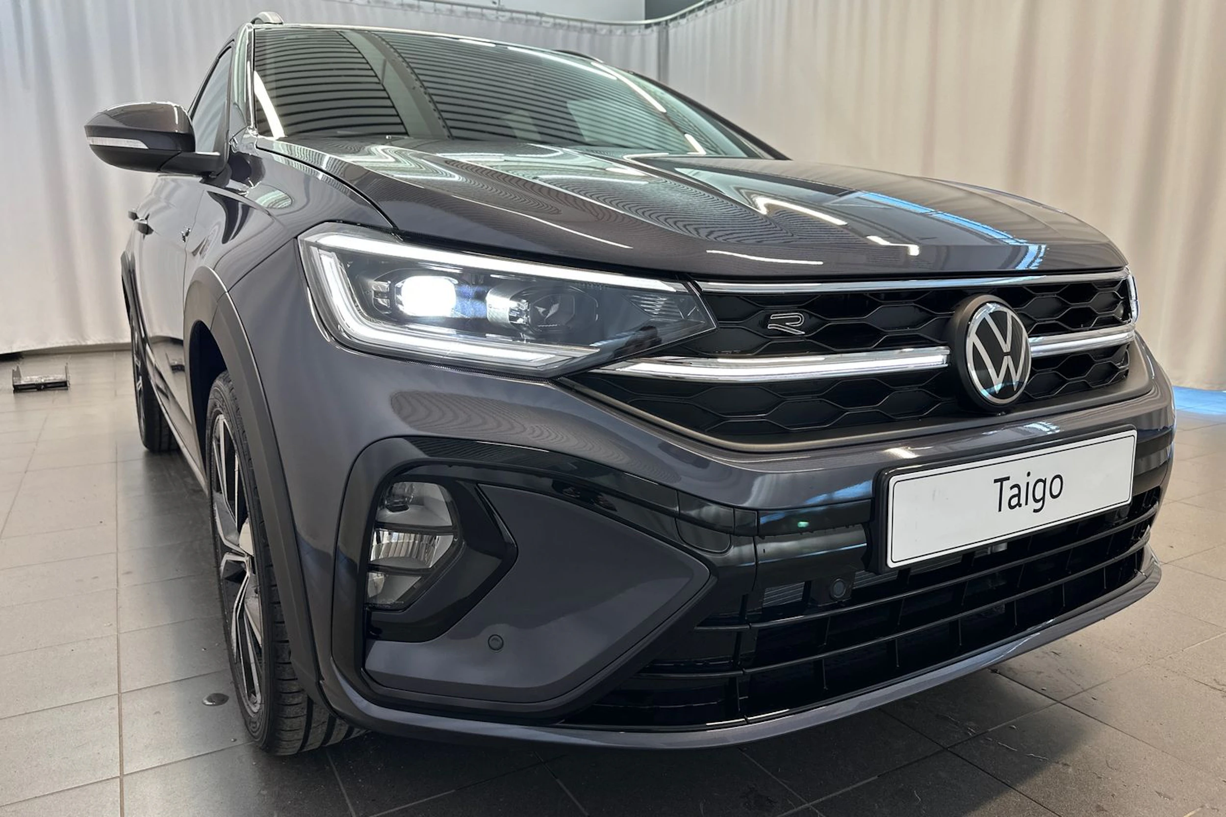 harmaa Volkswagen Taigo 2026 kuva 31.