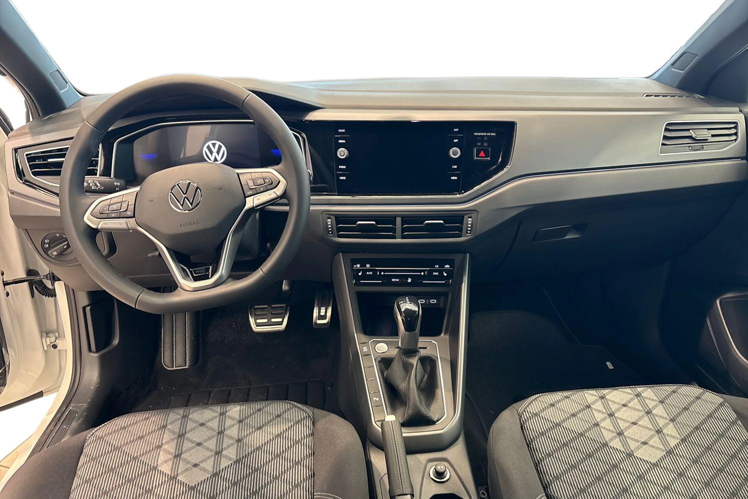 valkoinen Volkswagen Taigo 2026 kuva 7.