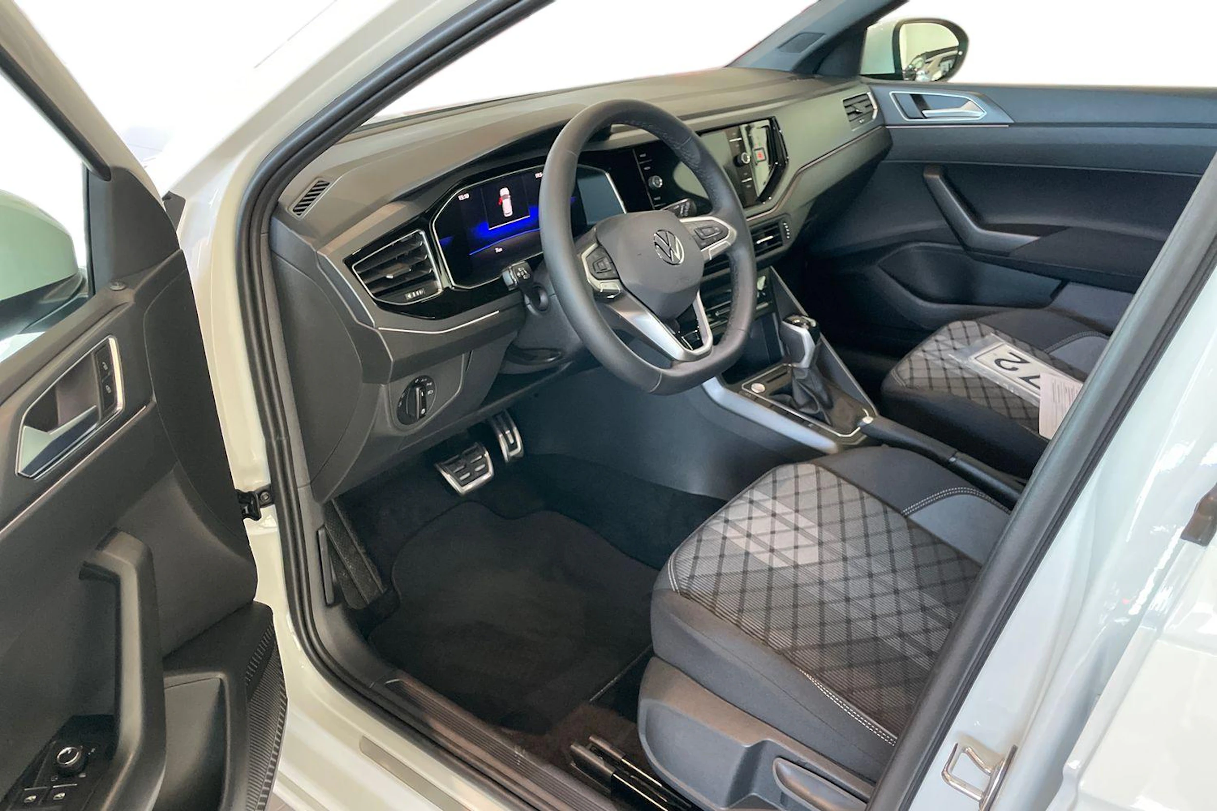 valkoinen Volkswagen Taigo 2026 kuva 6.