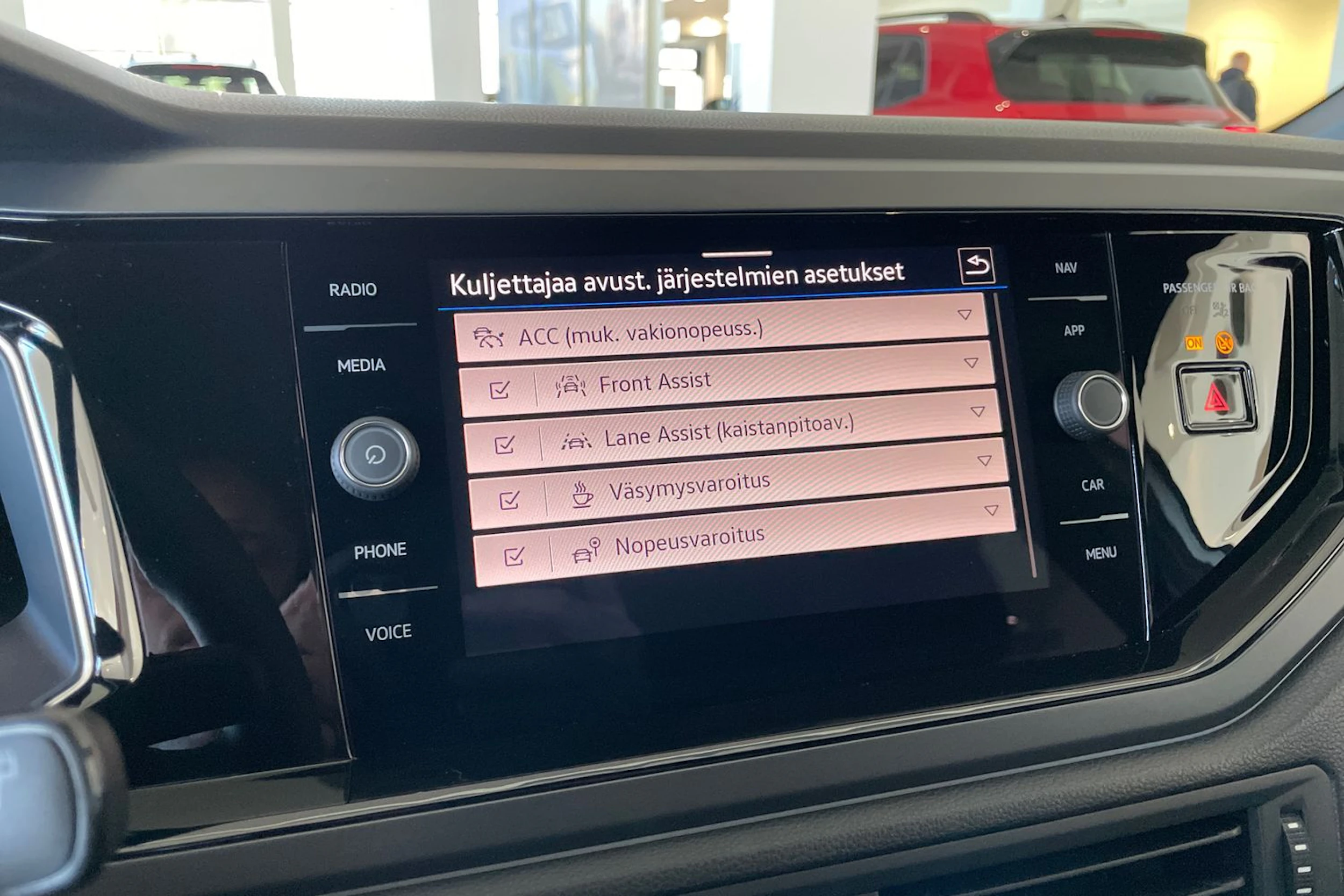 valkoinen Volkswagen Taigo 2026 kuva 12.