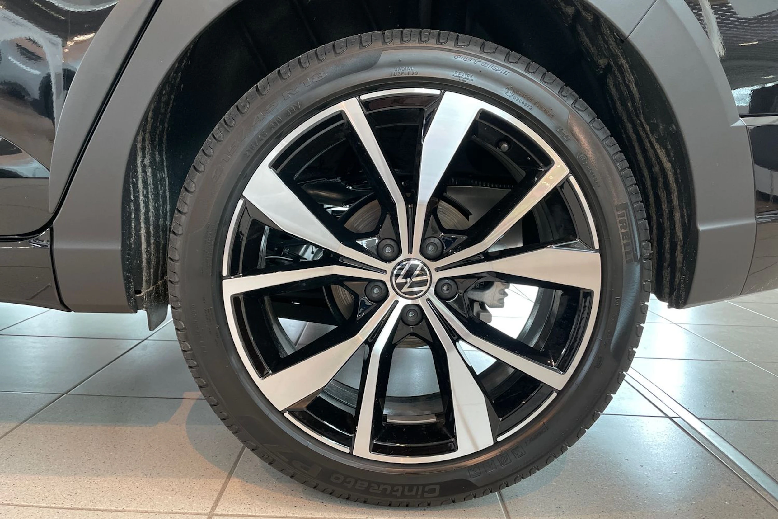 musta Volkswagen Taigo 2026 kuva 10.