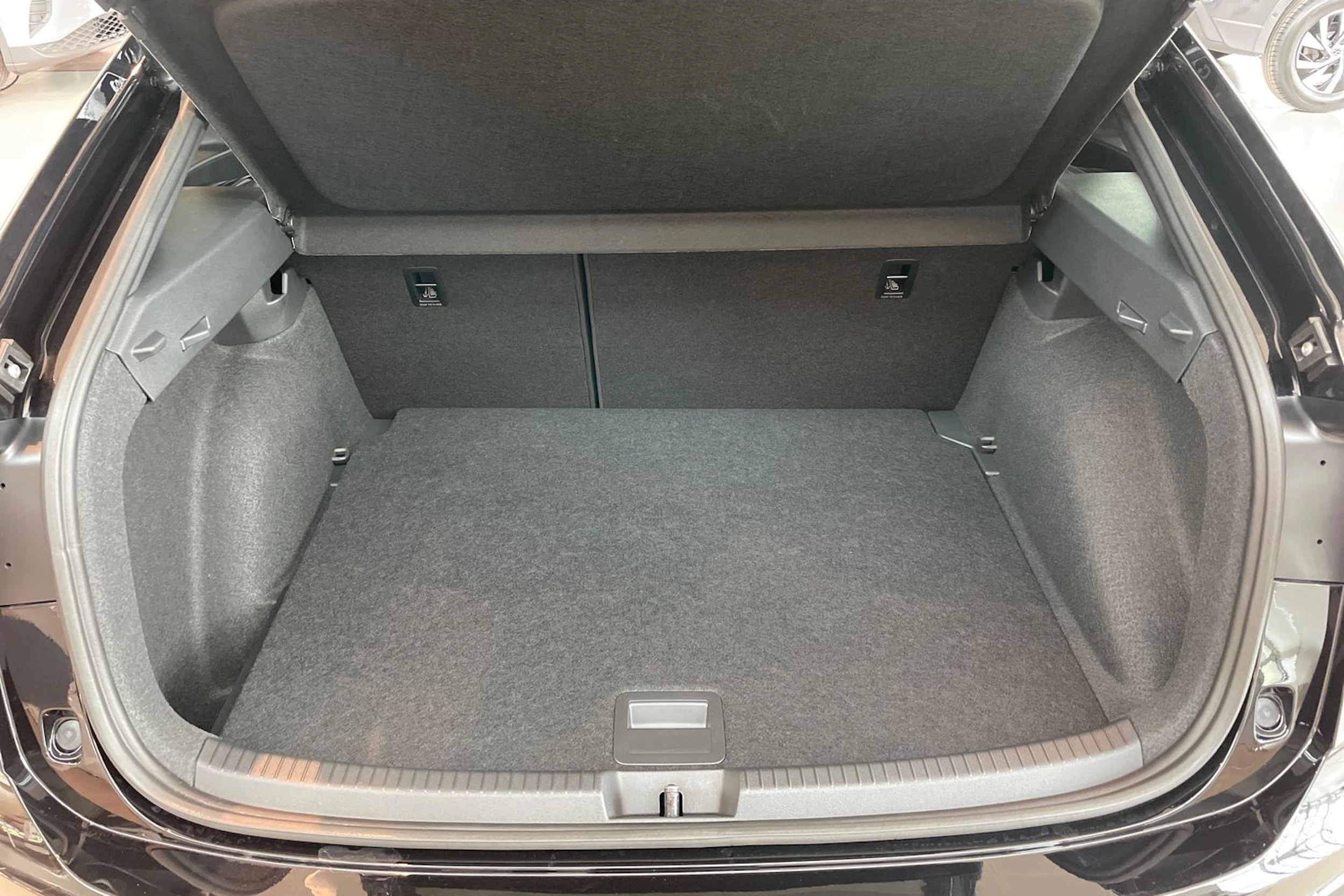 musta Volkswagen Taigo 2026 kuva 20.