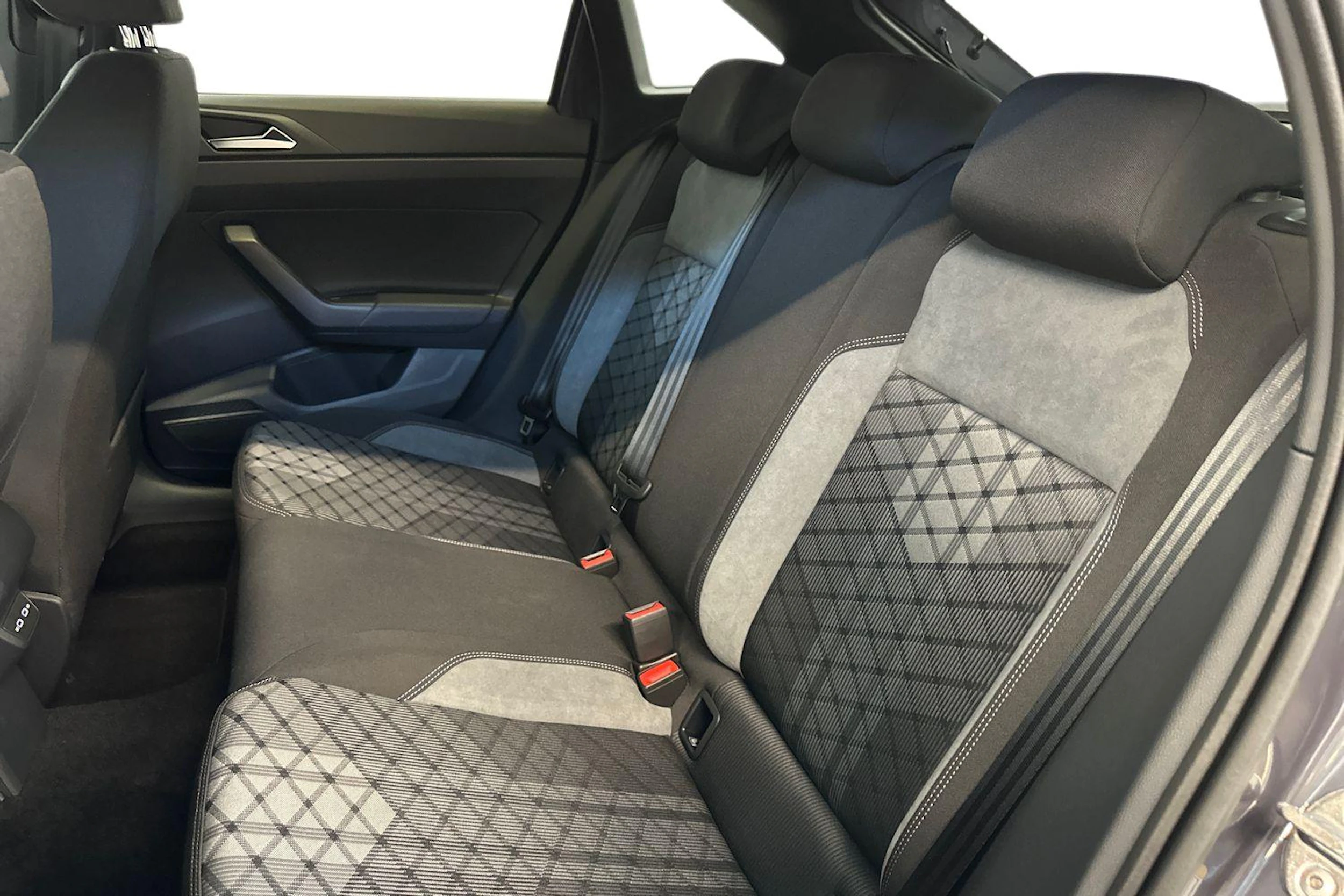 harmaa Volkswagen Taigo 2026 kuva 8.